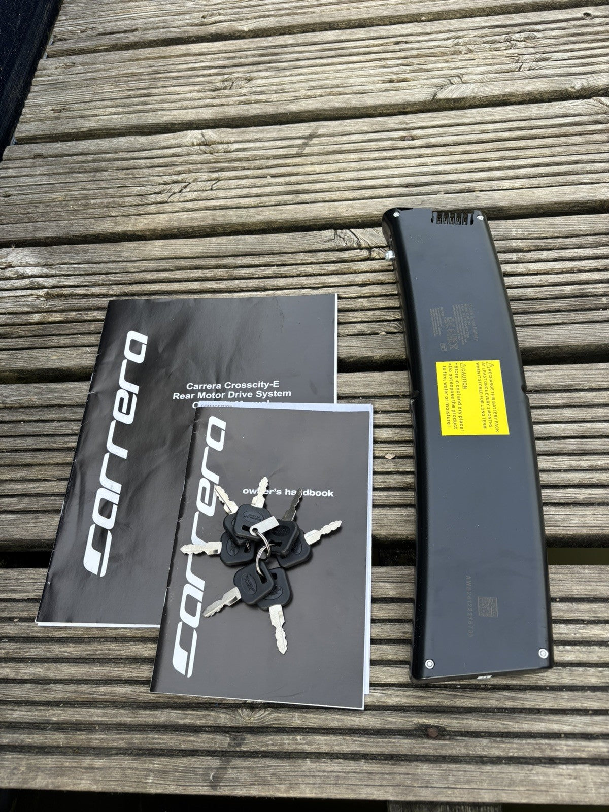 Carrera Crosscity E 20in Folding bike Black/Green .USED ONCE 6 miles