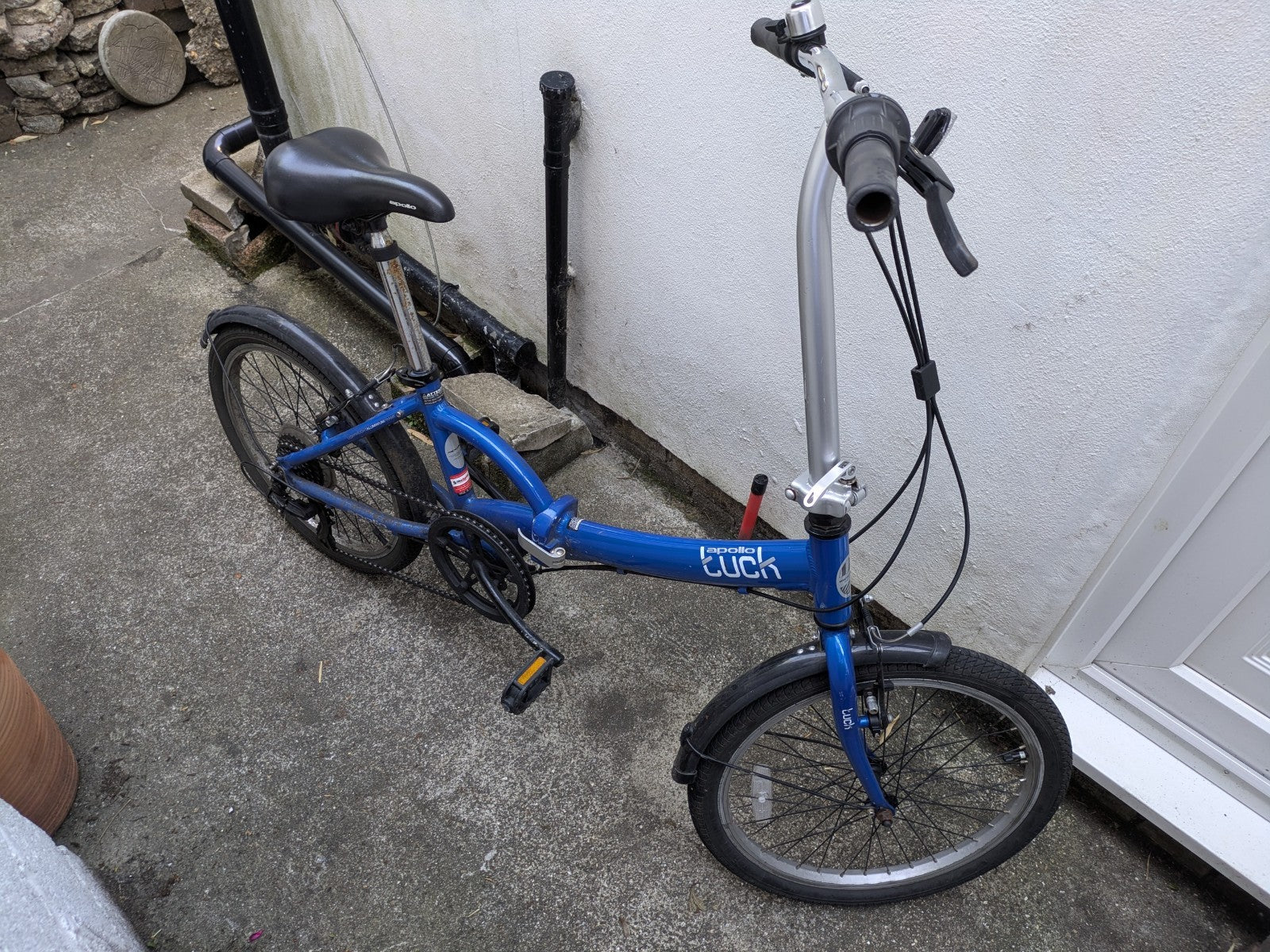 Apollo Tuck 6 Speed 20″ Folding Bike - Blue