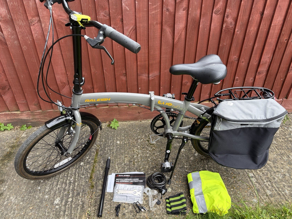 Raleigh Evo 2 Folding Bike 7-Speed Shimano Gears with Accessories