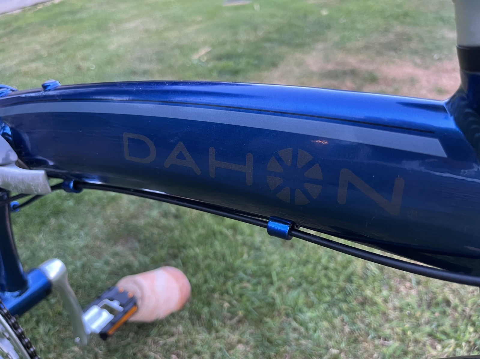 Dahon MU P8 Speed Folding Bike 20" Wheel Blue