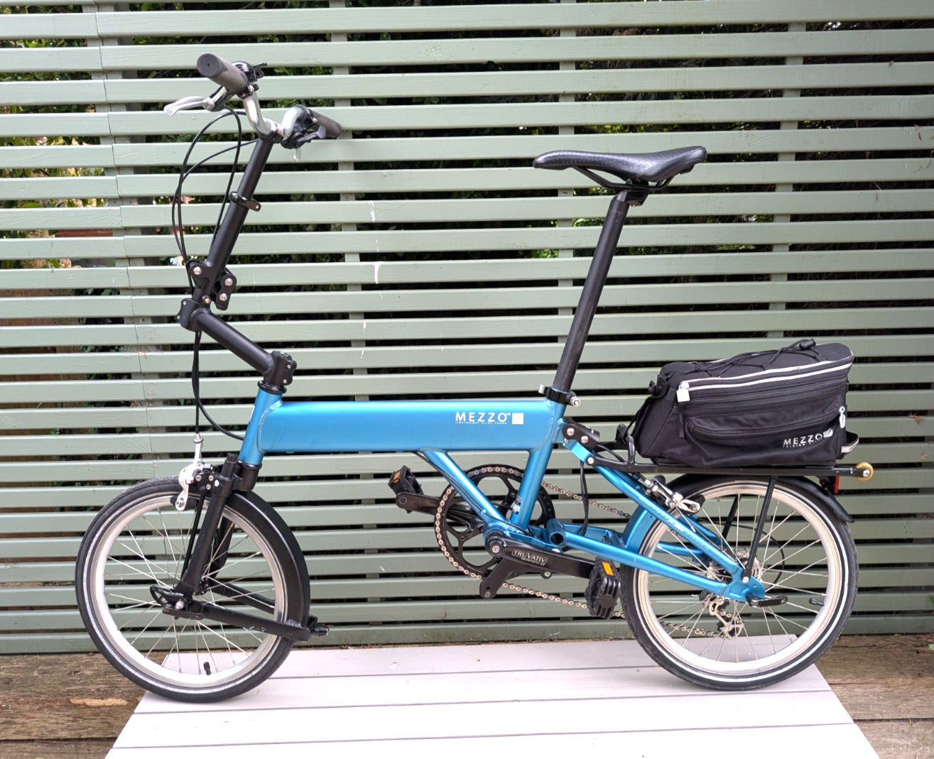 Mezzo D9 Folding Fold-up Foldable Bike with Rear Rack Bag