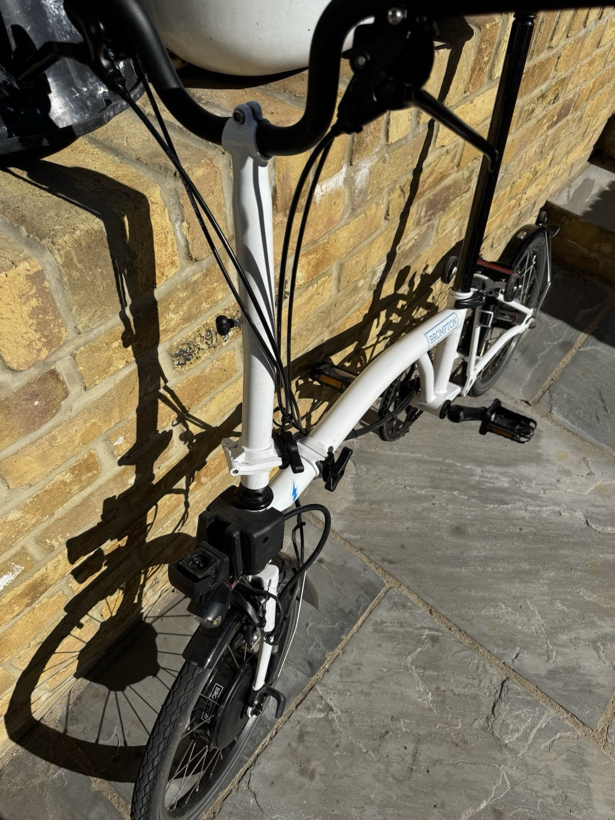 Brompton M6LE white with Bag - Used Condition - folding bike