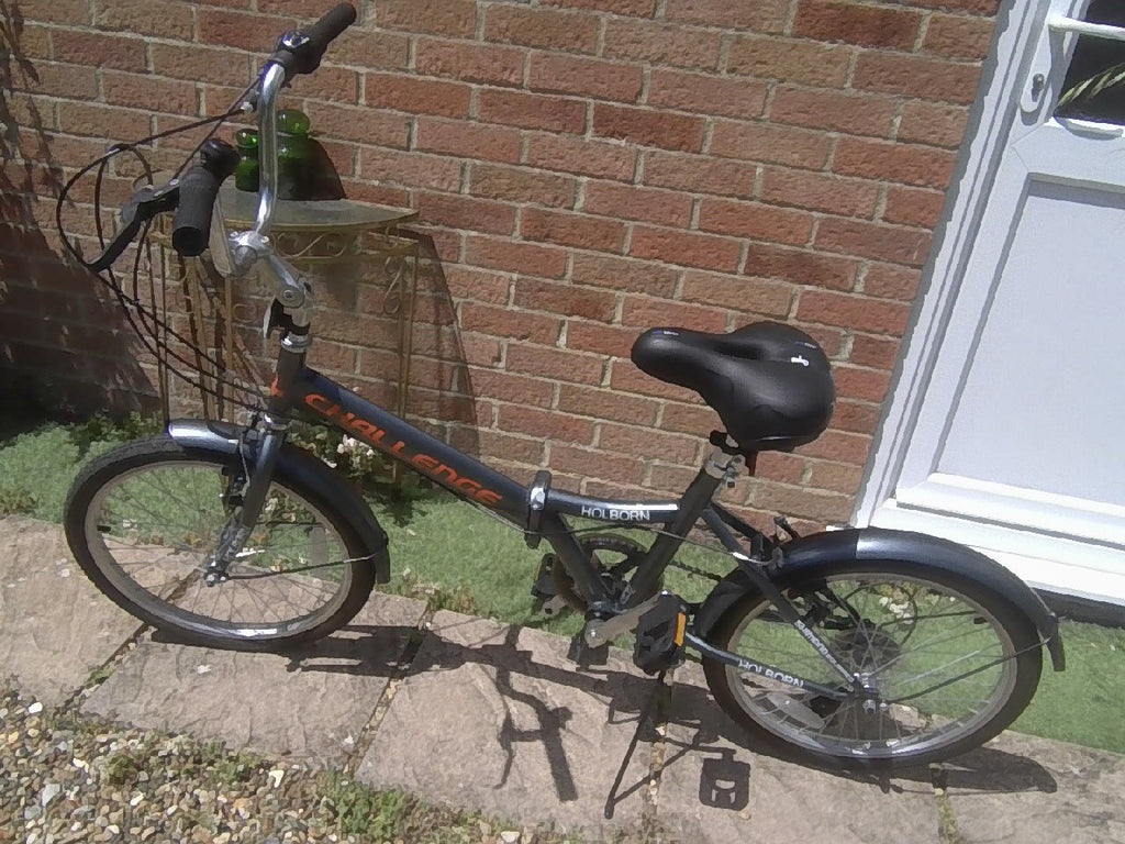 Folding Bicycle, Adults size 20 inch wheels condition used. Collection only!
