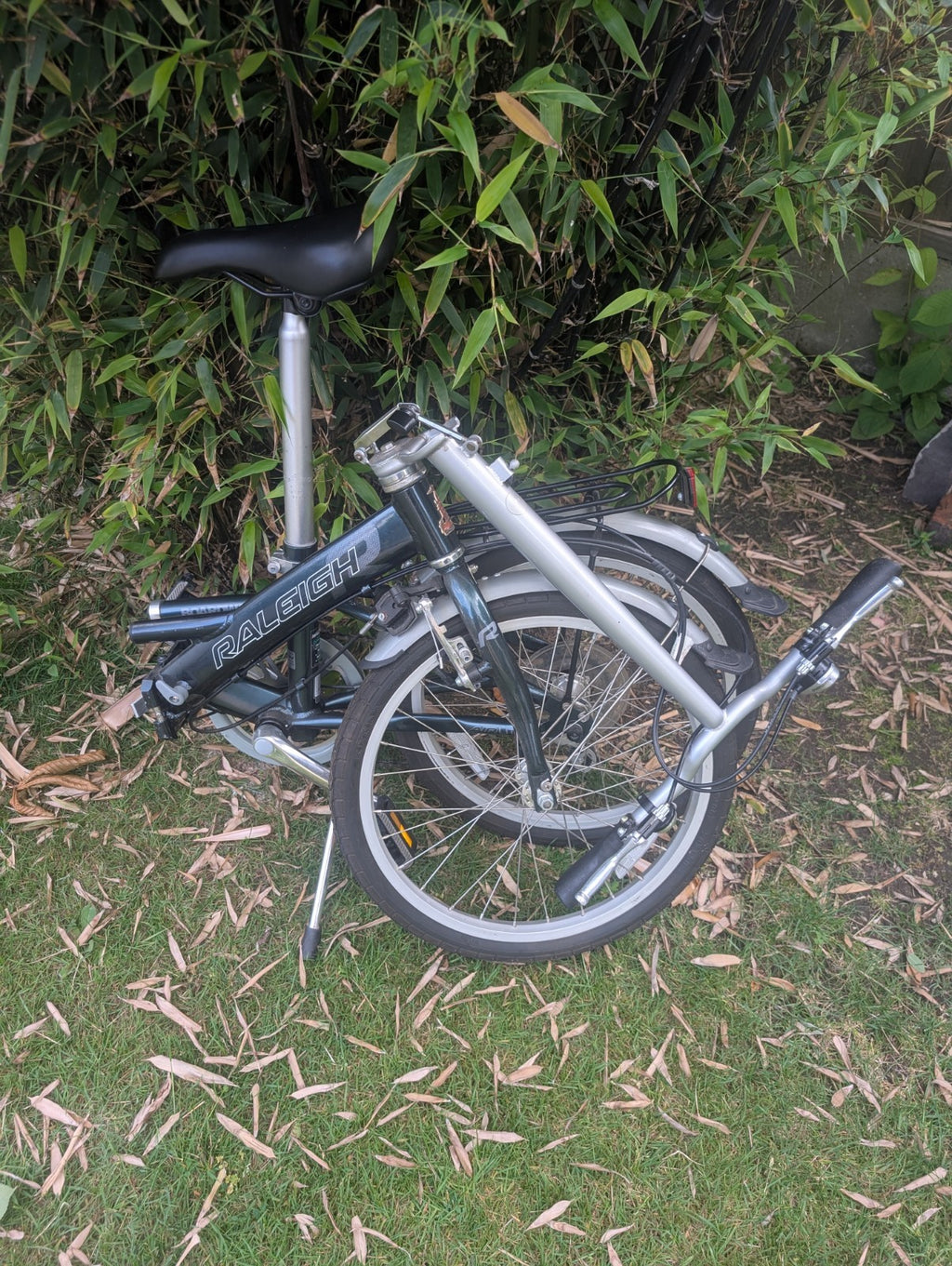 Raleigh Boardwalk Alloy Folding bike,6 spd,20" Shimano gears commuter bicycle