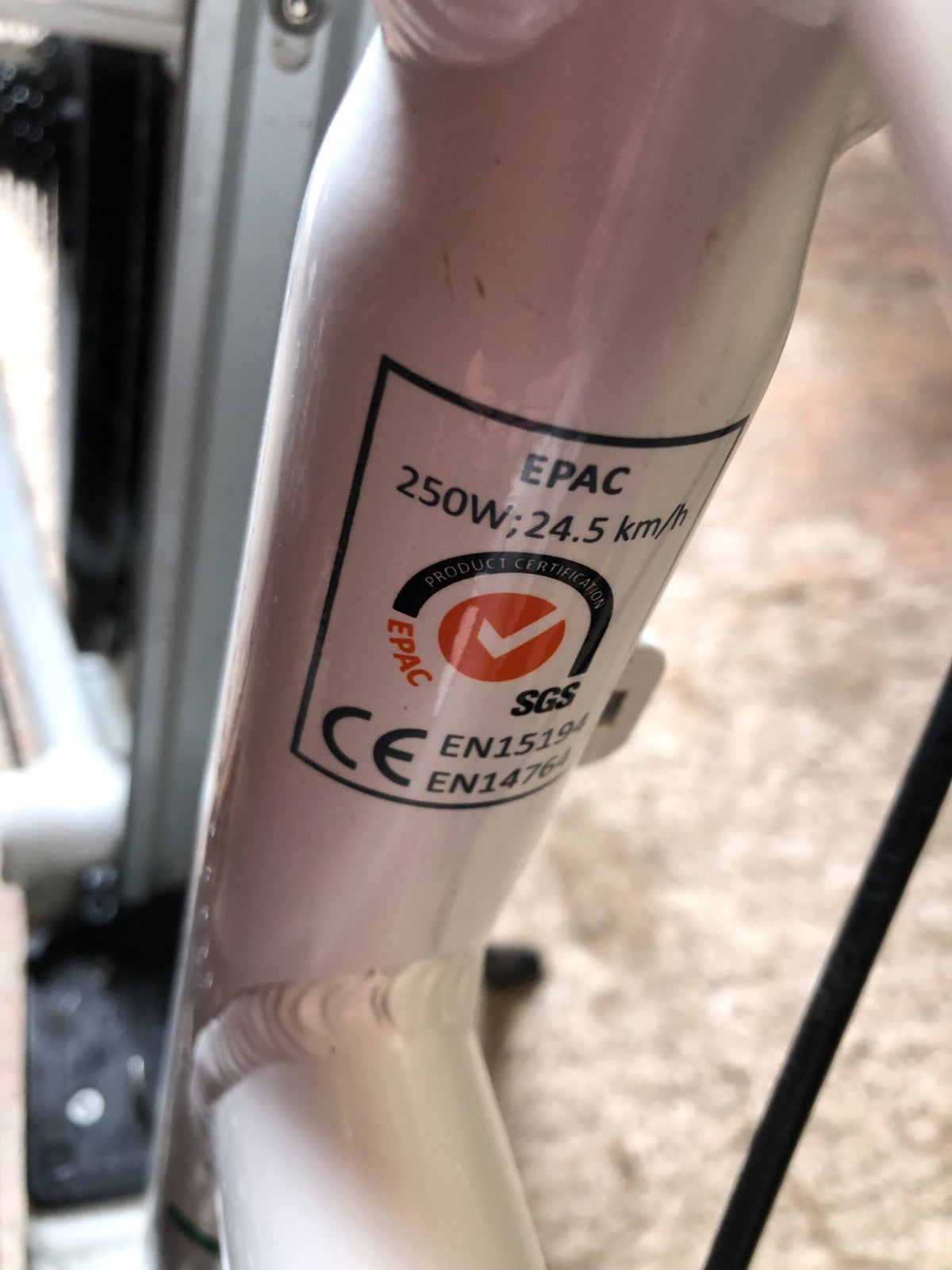 Volt Metro Folding Bike in white