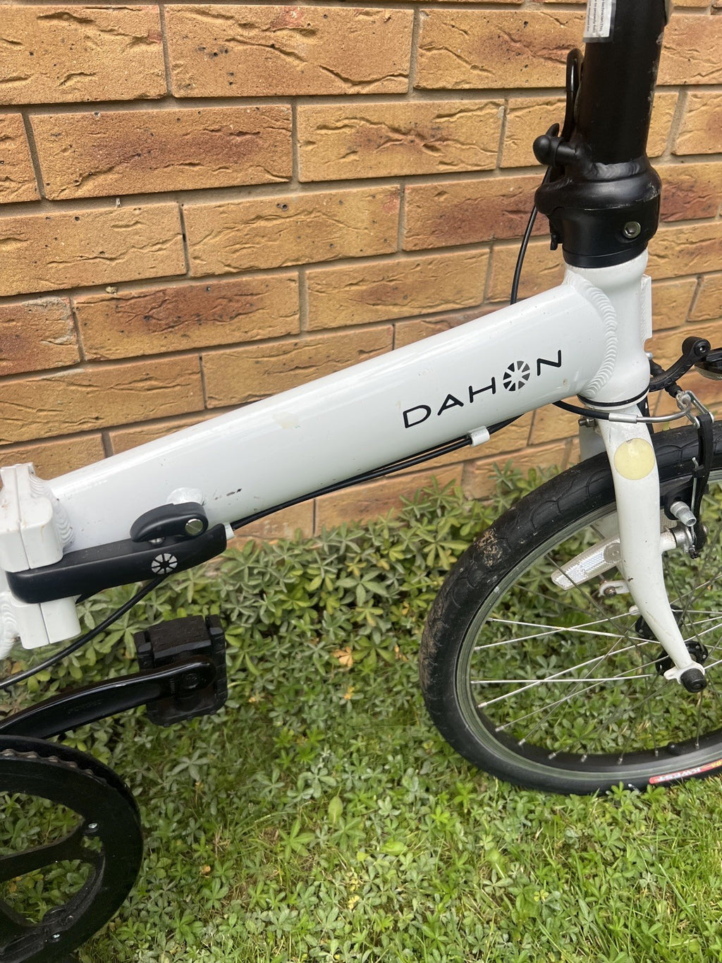 Dahon Vybe D7 Folding Bike (£599 New) white happy to ship