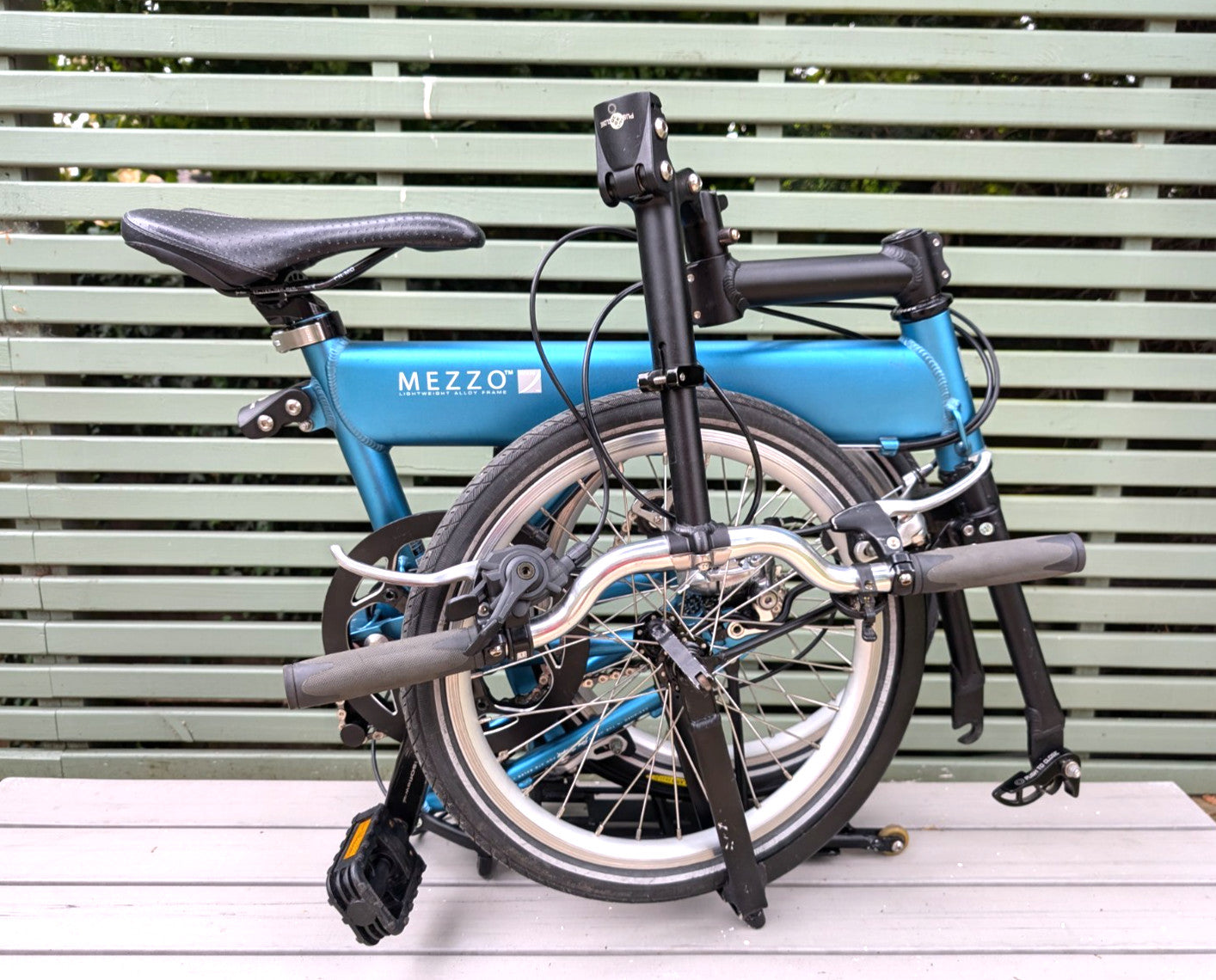 Mezzo D9 Folding Fold-up Foldable Bike with Rear Rack Bag