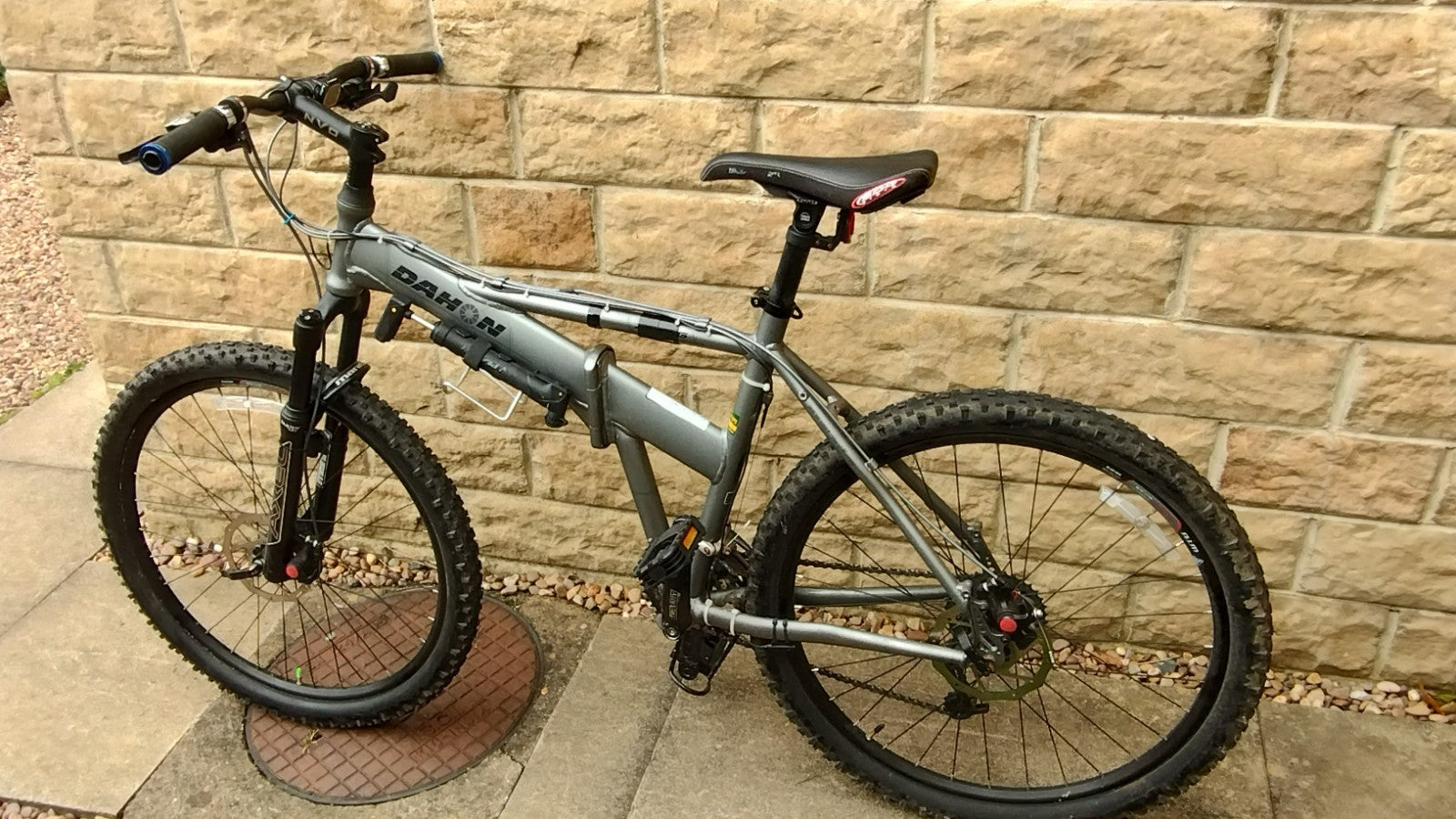 Dahon Zero G 26" Folding Mountain Bike in Grey