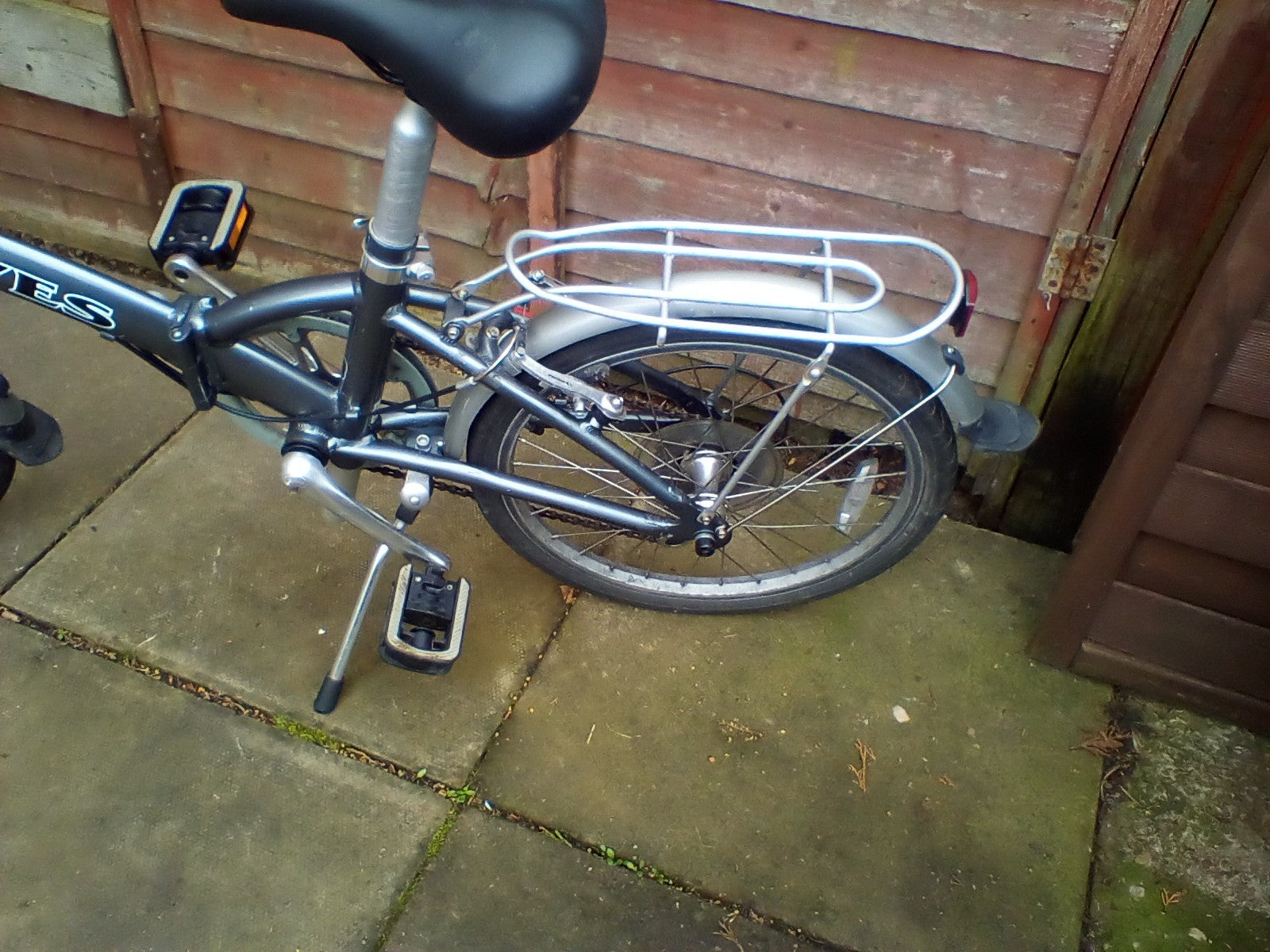 Dawes folding bike 6 gears 20 in wheels  used