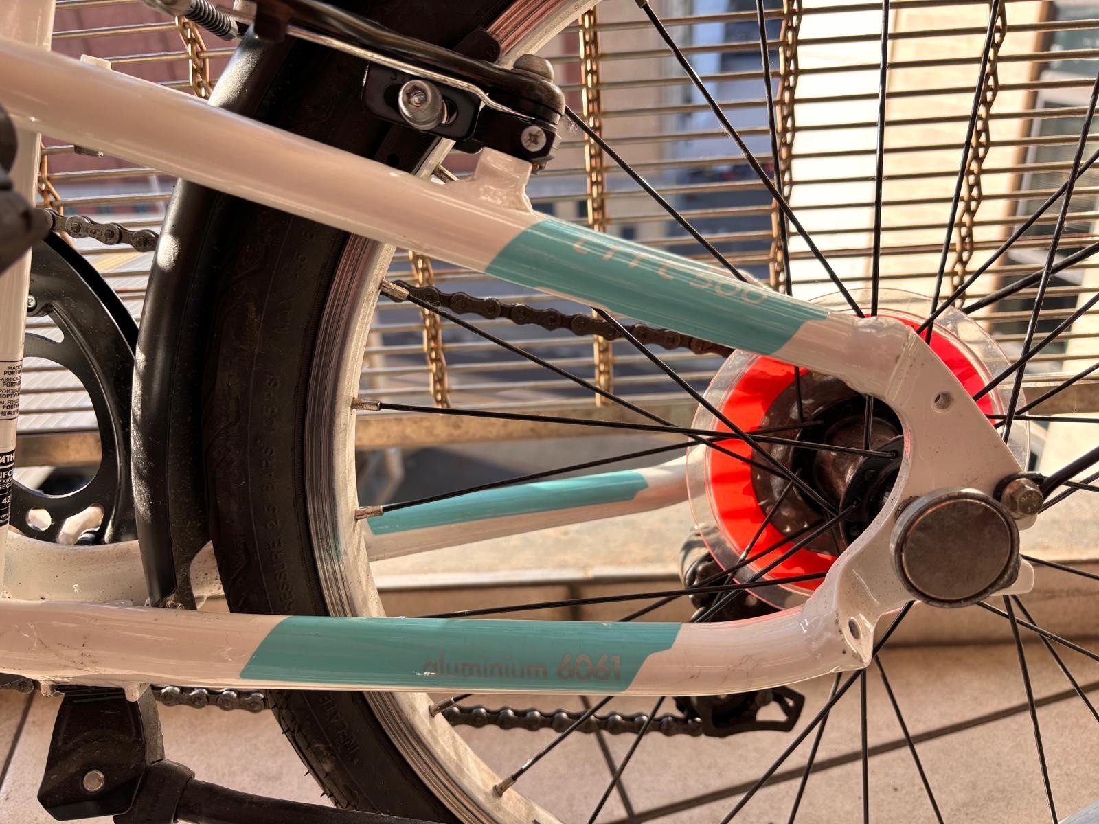 BTWIN white and blue folded bike Good Condition Folded: 78 × 66 × 36 cm