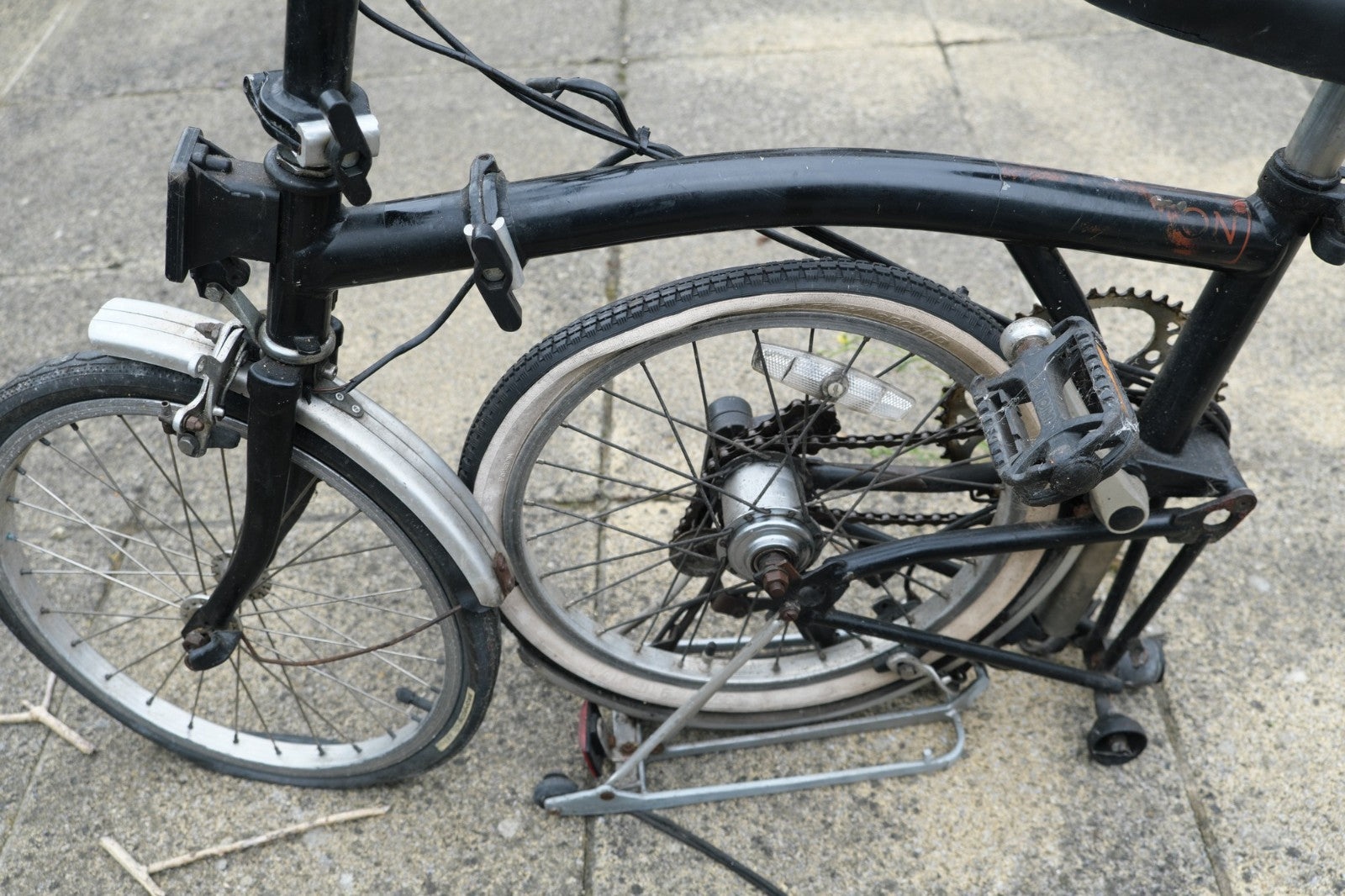 Vintage Brompton Folding Bike Made in England 3 Speed Rack Model Classic Black