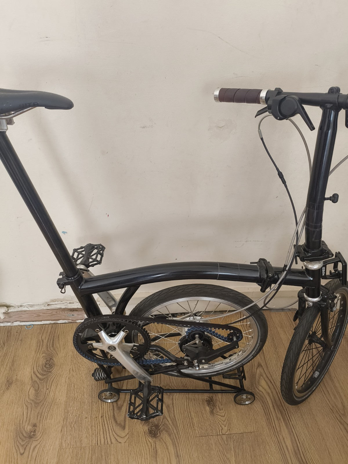 Brompton Folding Bike 16in Frame Black Shimano Alfine 11-Speed Hub Rear Rack