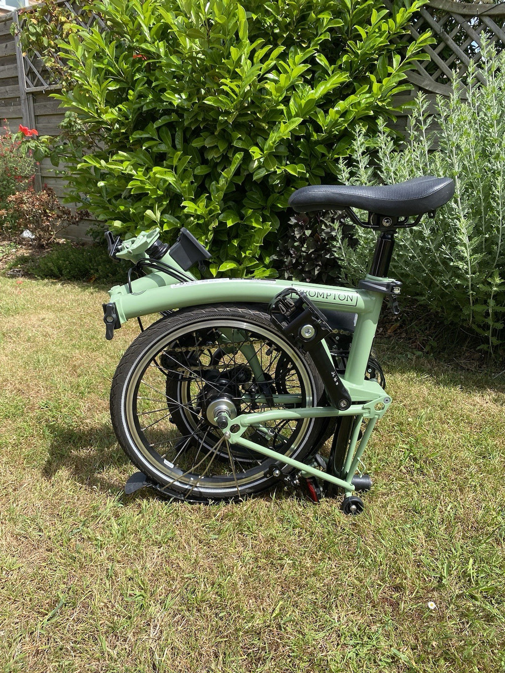Brompton C Line Explore 2023 6-Speed, Matcha green, High Handlebars