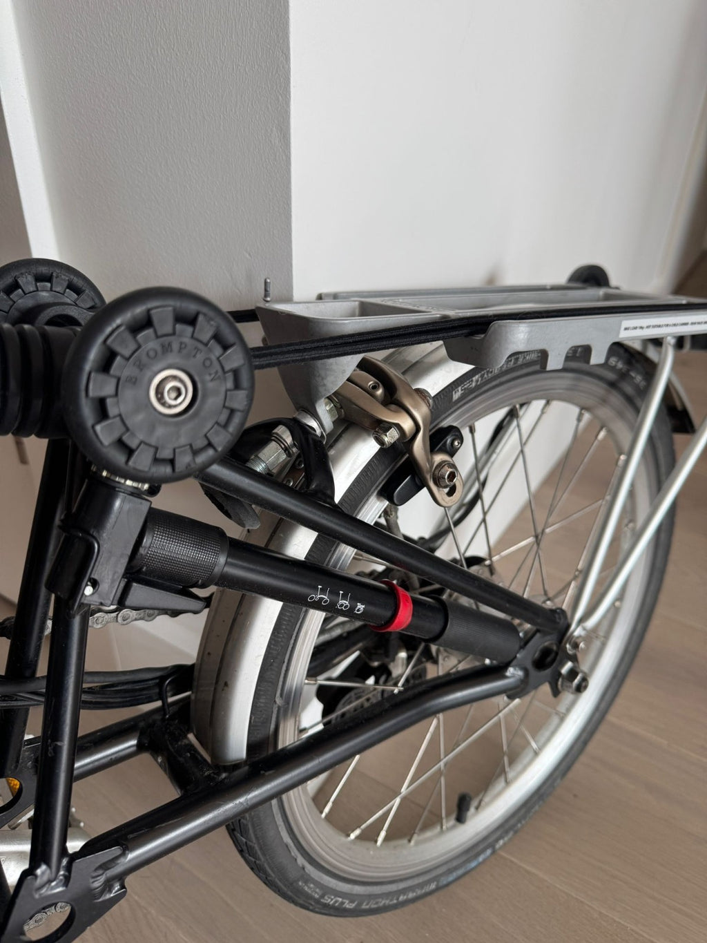 Brompton M6R Folding Bike with Luggage Rack 6 Speed Excellent Condition