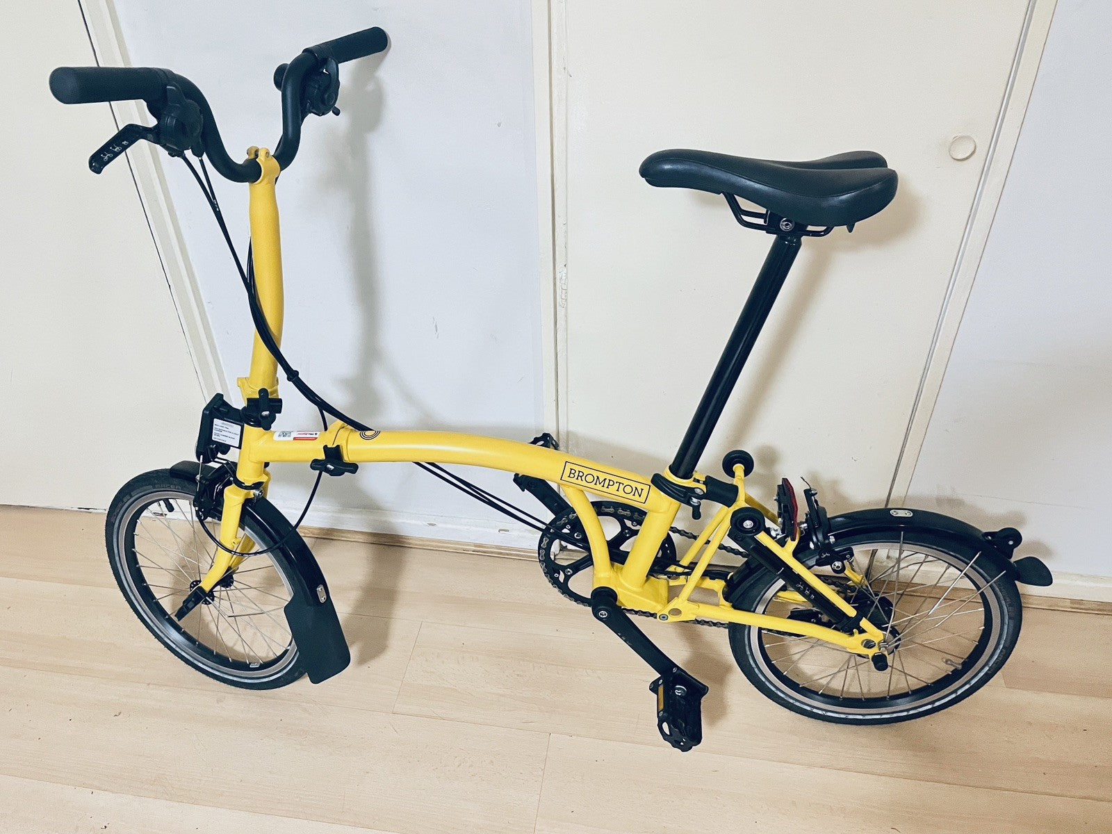 Brompton C Line Explore 6-Speed Bumblebee edition, 2025, Mid Handlebar, Exc Cond