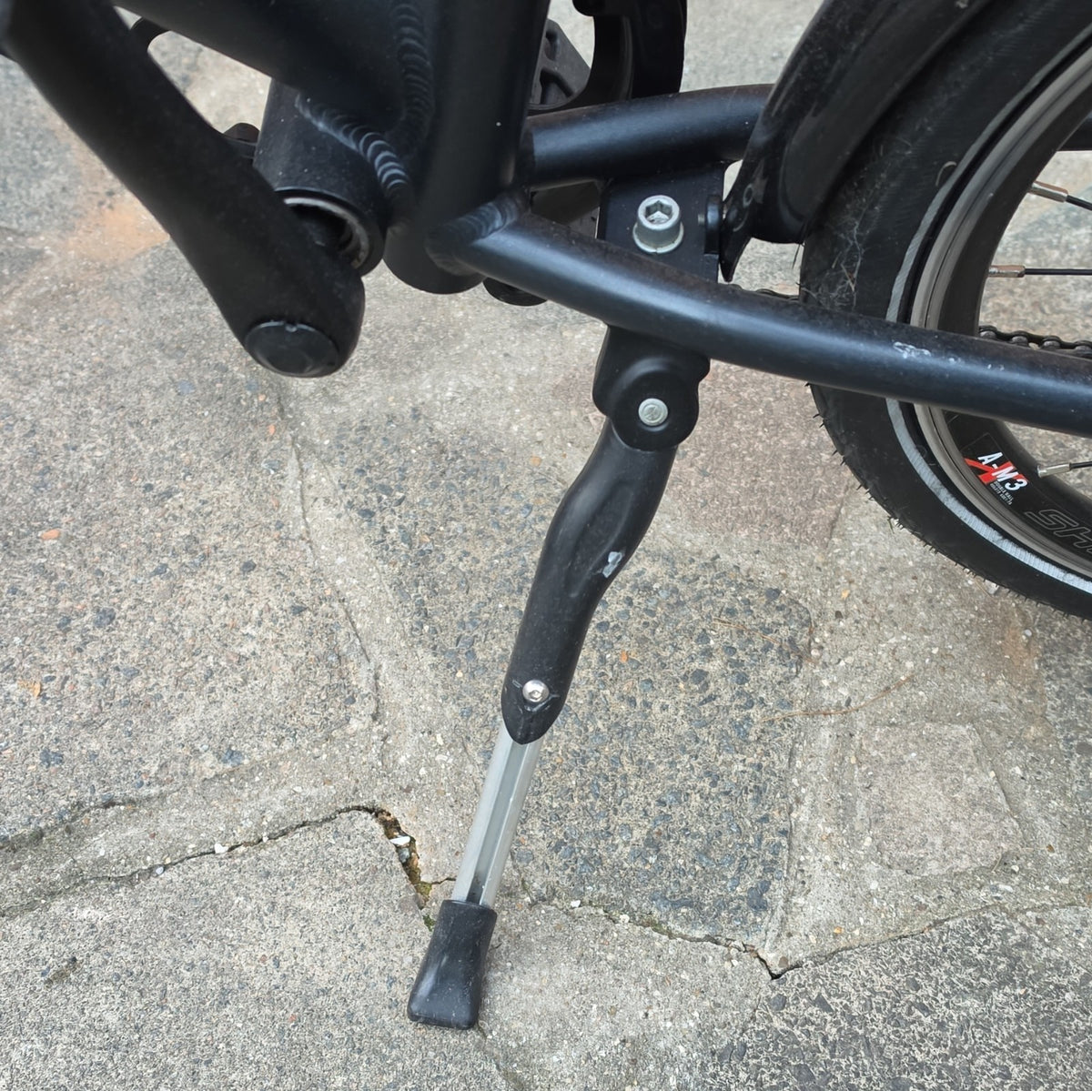 Dawes Kingpin 606 Aluminium 20in Folding Bike Black 7-Speed V-Brake Rack