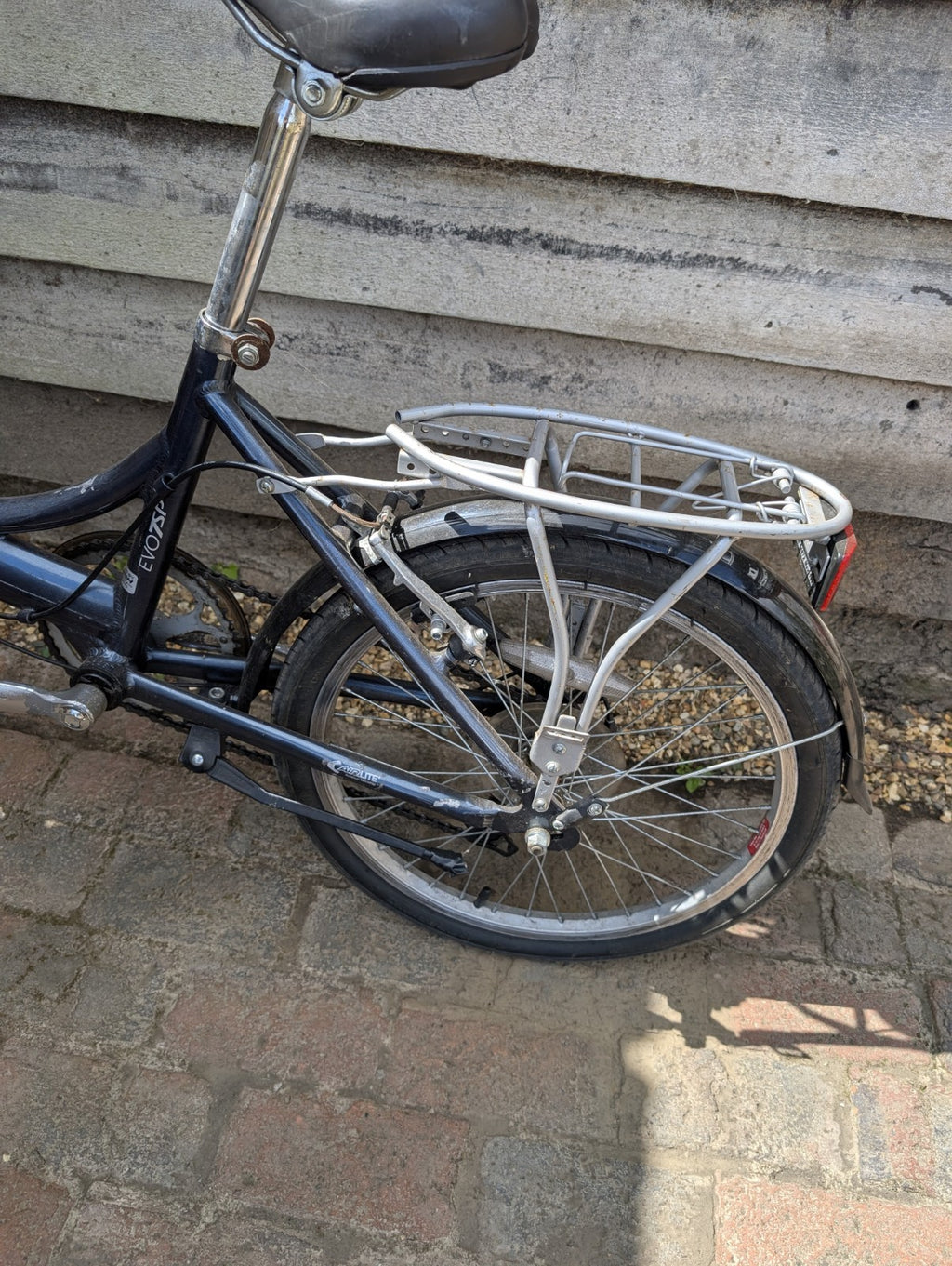 Raleigh Evo 7sp Folding Bike Aluminum Frame, 20" Wheels, 7-Speed with Revo Grip