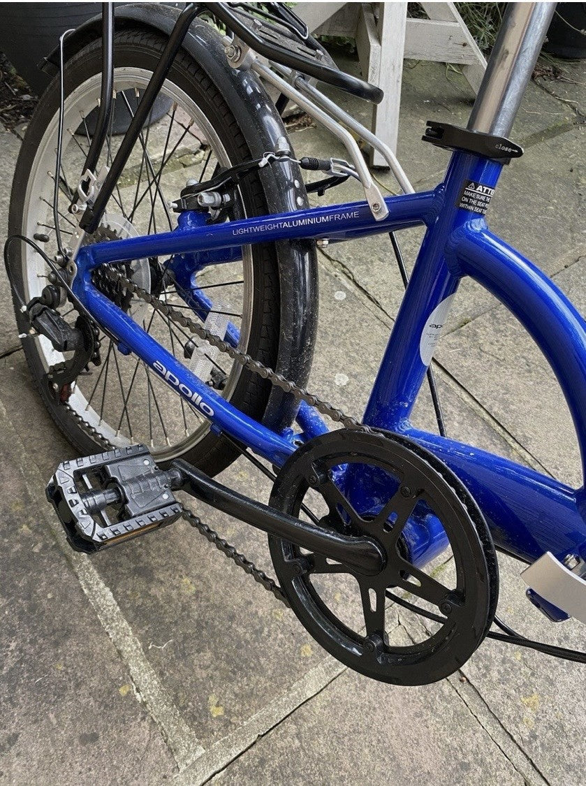 Apollo Tuck Folding Bike, excellent condition, cost over £350