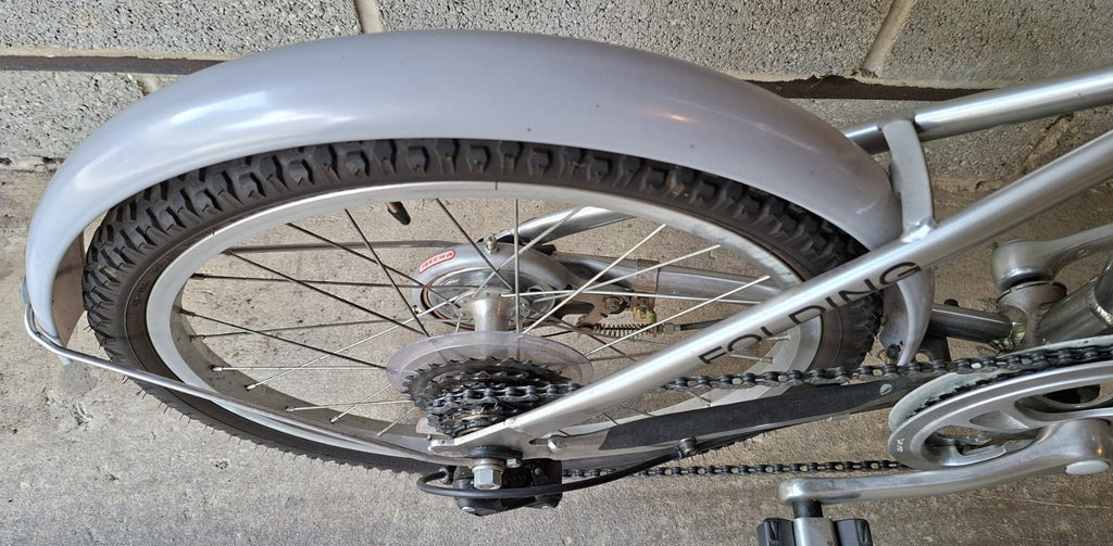 GIANT HALFWAY FOLDING BIKE – 6 Speed, 20" Wheels - Lightweight Aluminium Frame