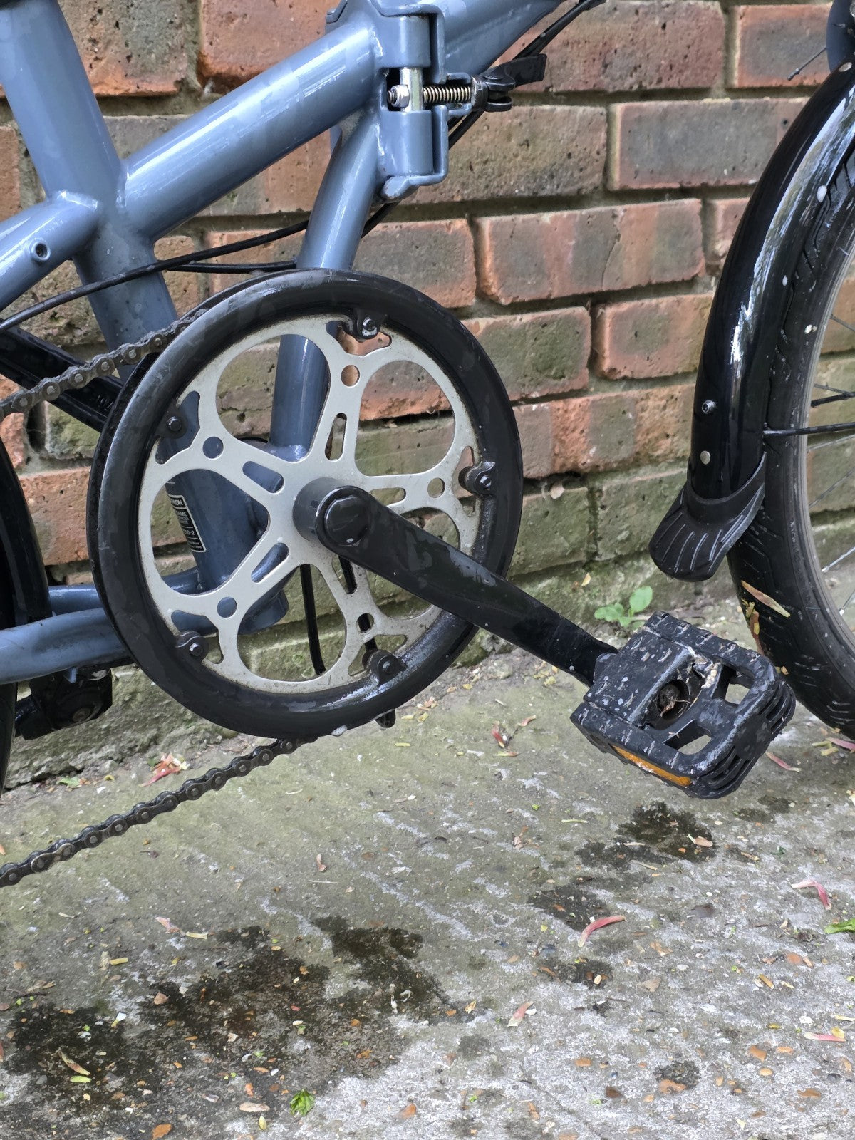 BTWIN FOLD UP BIKE (20" WHEELS)