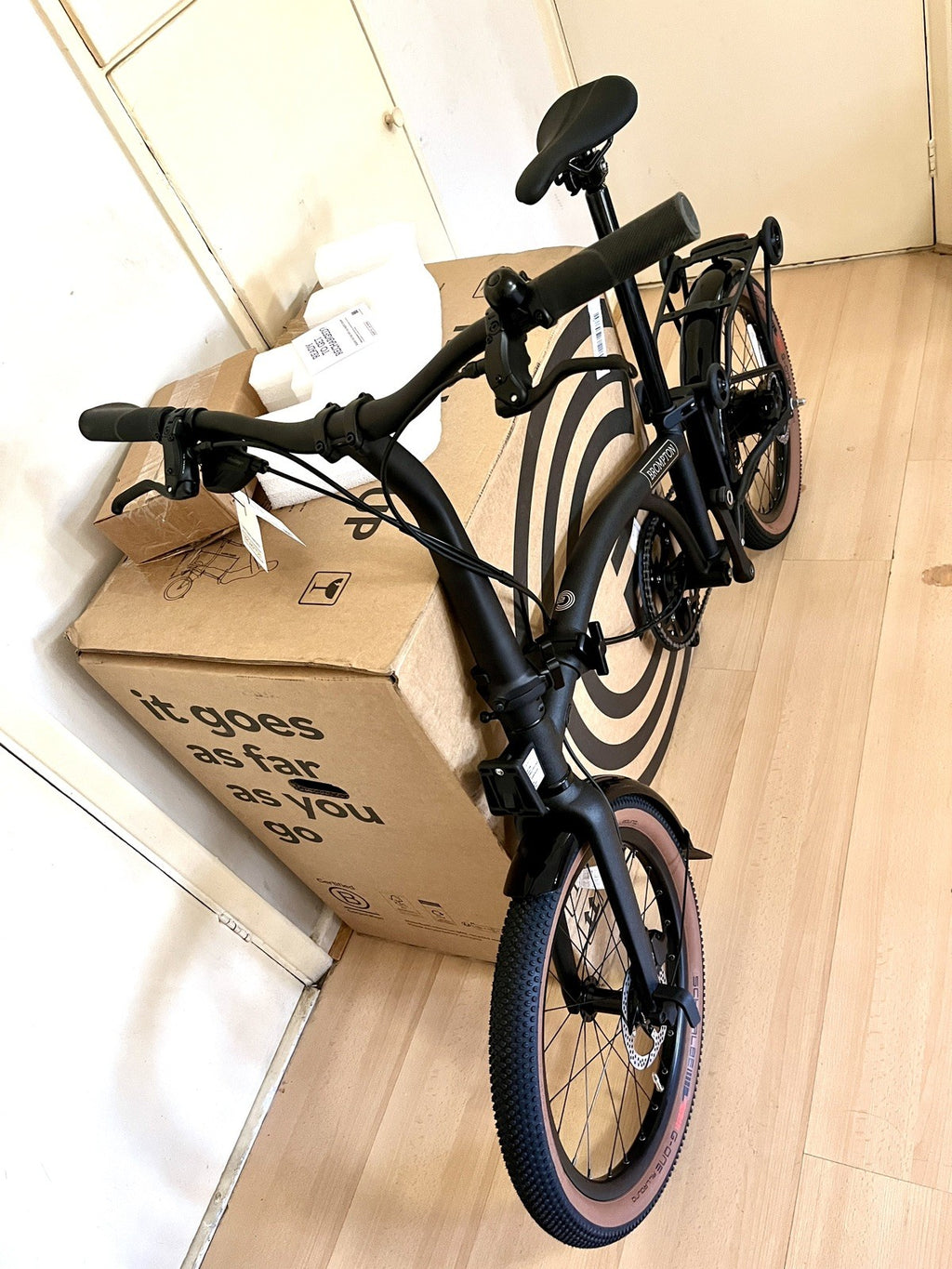 Brompton G Line 2026 with Roller Frame - 8-speed, Space Black, Medium