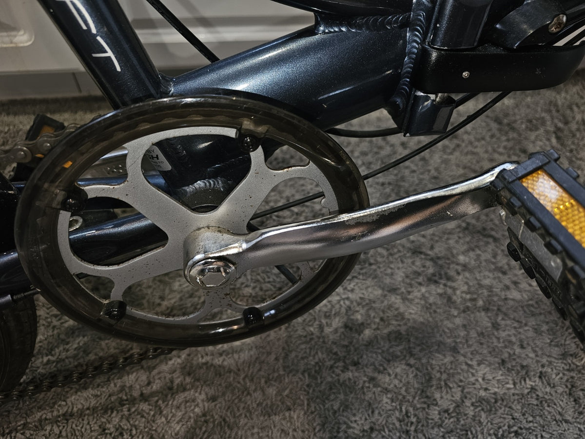 Lightweight Aluminium Raleigh Swift Folding Bike is in good condition