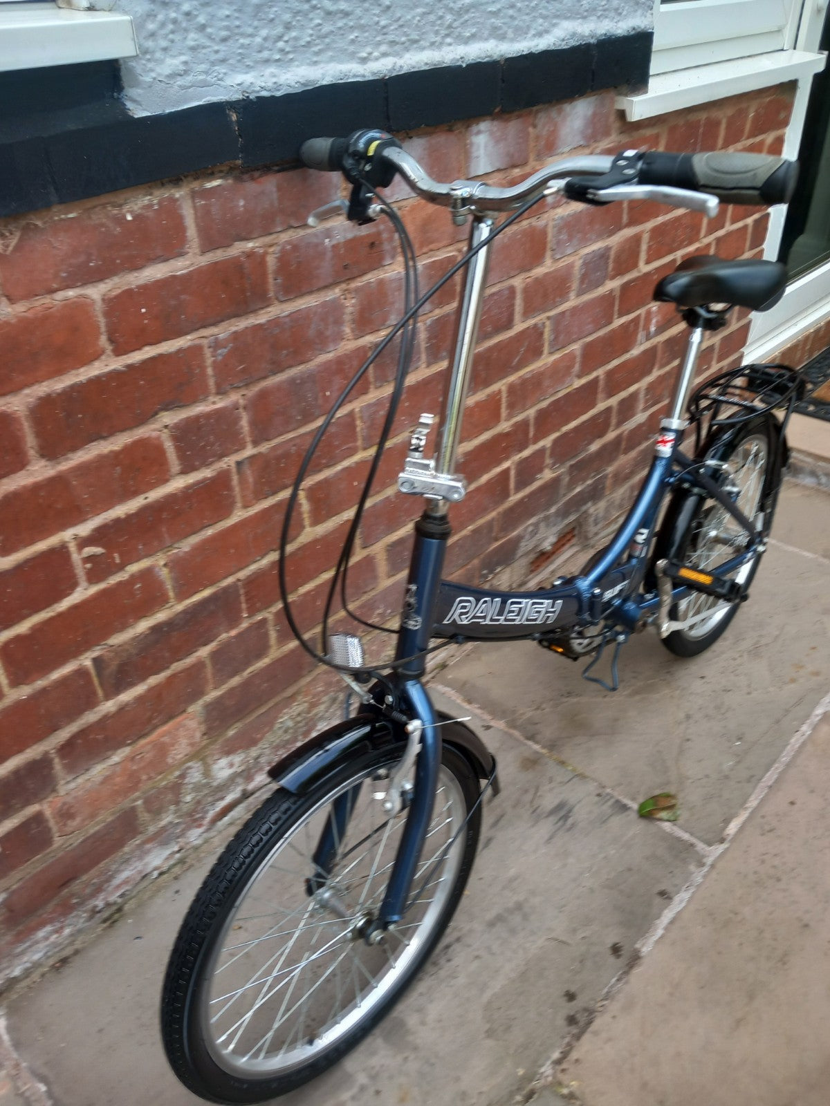 Raleigh Swift Folding Bike 6 Gears Excellent Condition