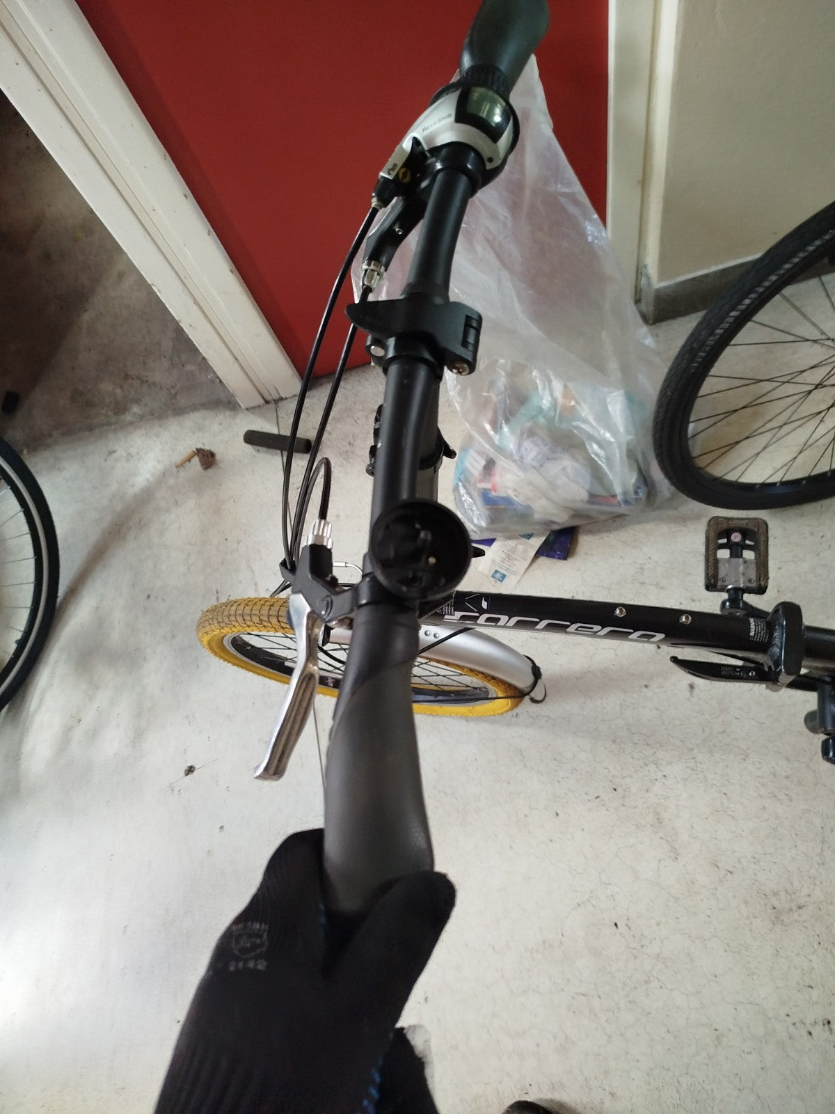 Carrera Intercity Folding Bike - 20" Wheels - 8 Speed Shimano - Black