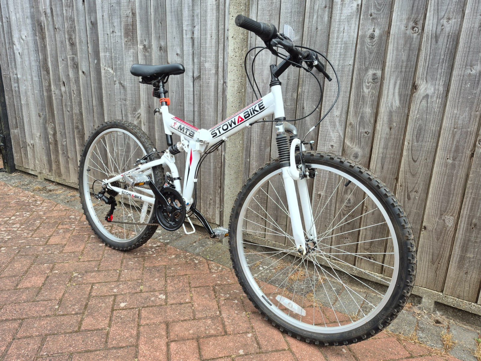 Stowabike MTB Folding Bike 26'' - 18 Speed Shimano; Dual Shocks; Folding Pedals