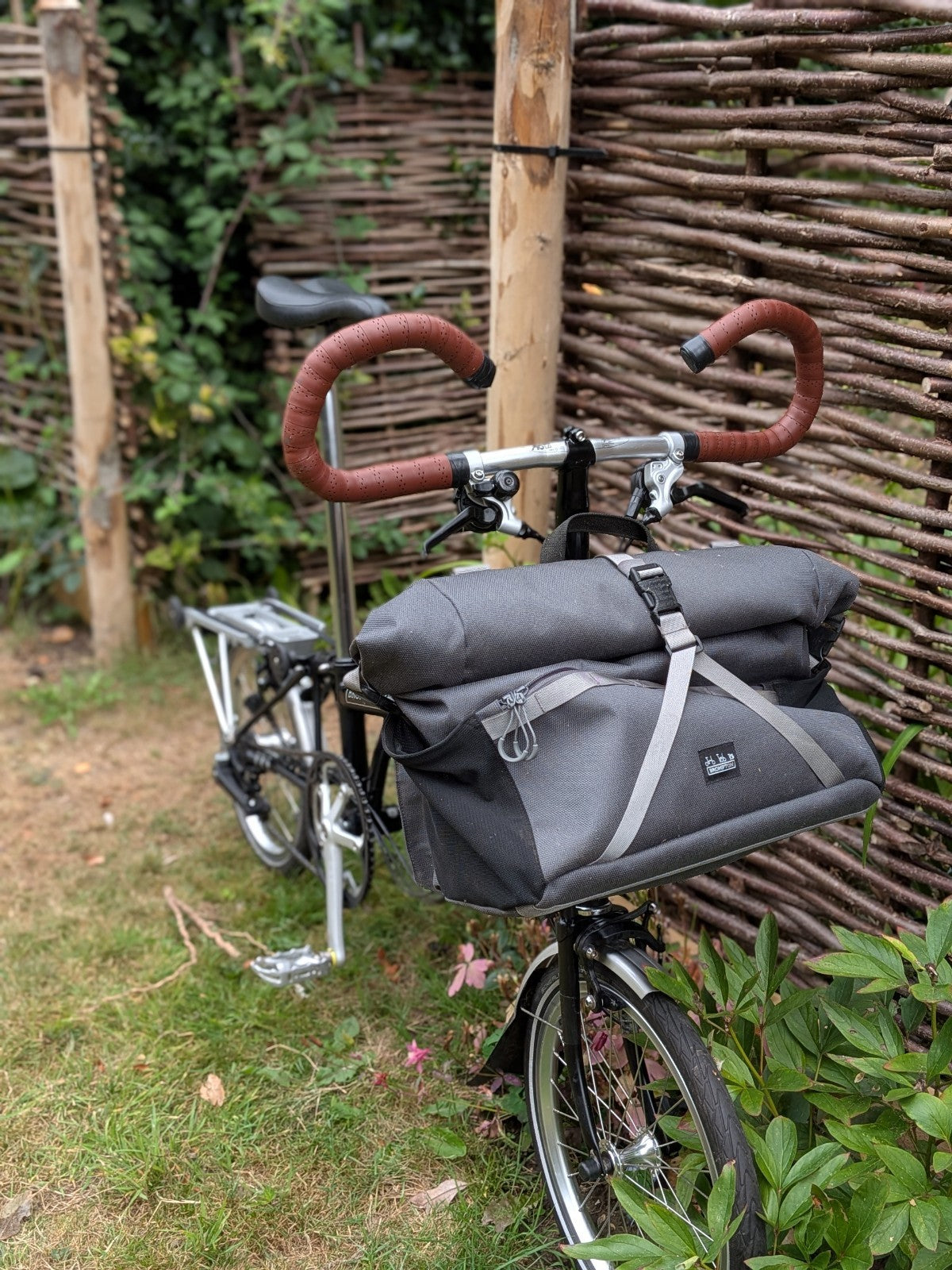 Brompton c line 6 speed folding bike (black, great condition, excellent mods)