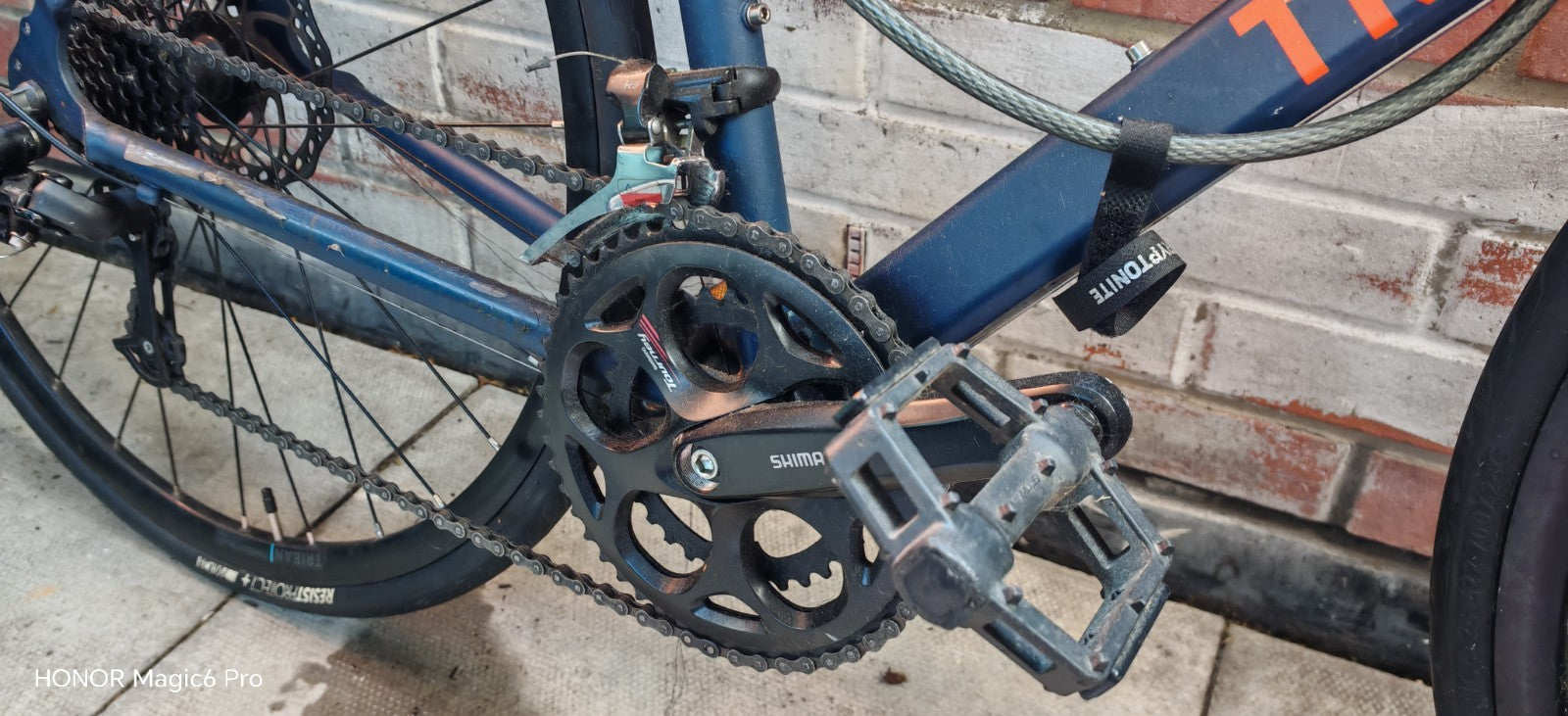 Triban RC120 Disc Road Bike Lightweight Reliable