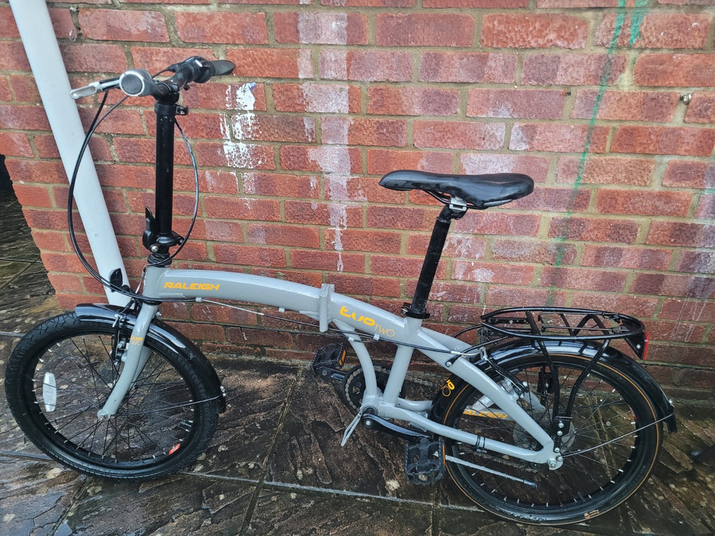 Raleigh Evo 2 Folding Bike 7-Speed,adjustable seat + handlebars,read description