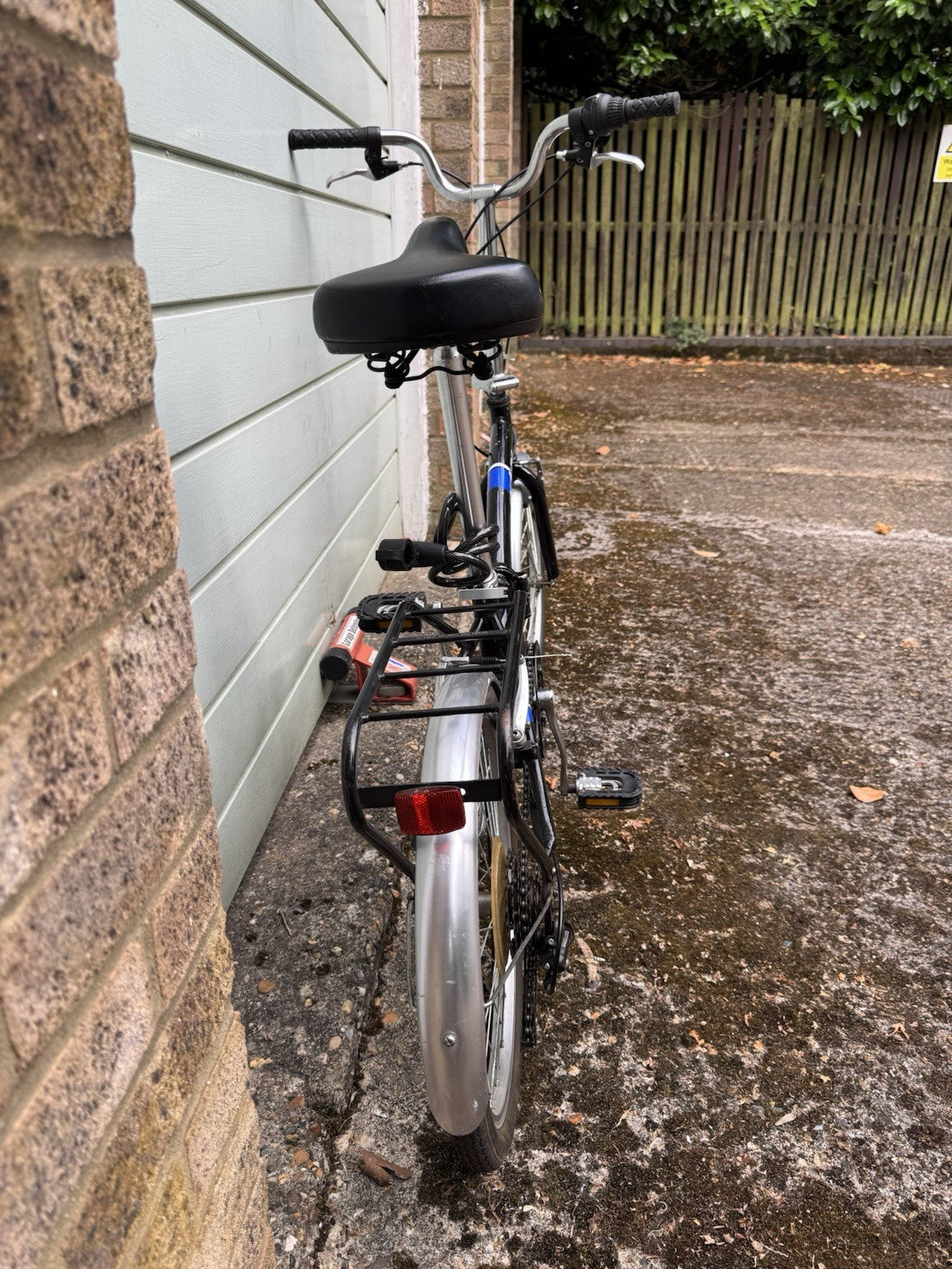 Raleigh Folding Bike 20-inch Wheels 6 Speed Shimano Gears