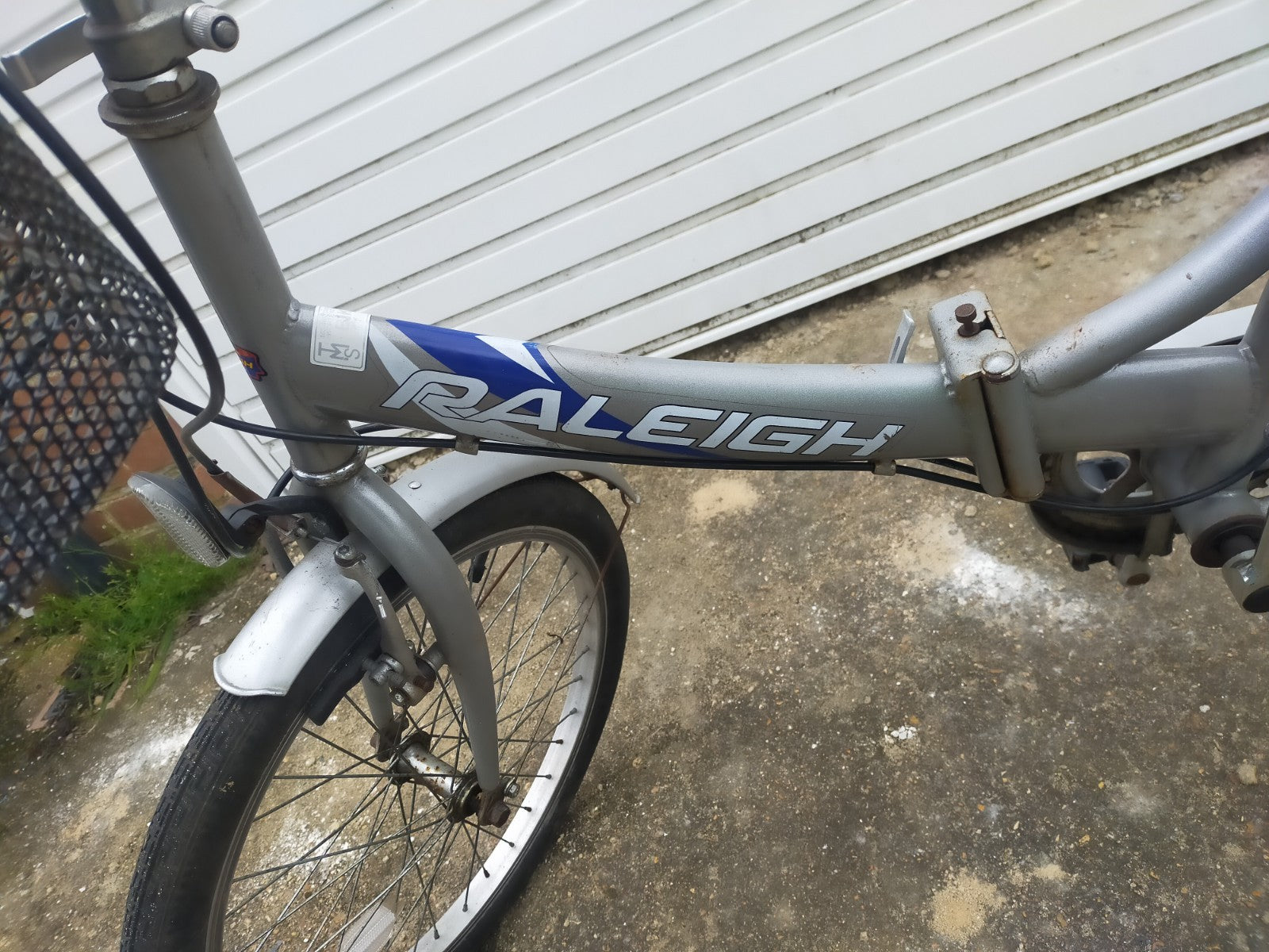Fold Up Bicycle Ladies Raleigh Foldaway Bike. Recycling project, needs service
