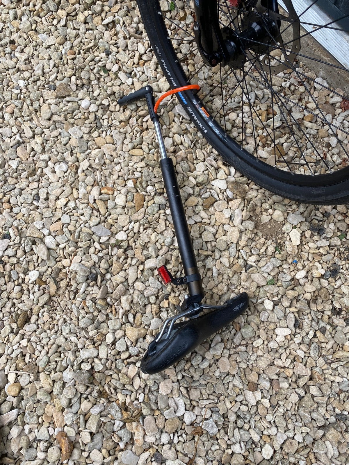 Dahon Matrix 2010 folding hybrid mountain/road bike, aluminium frame.