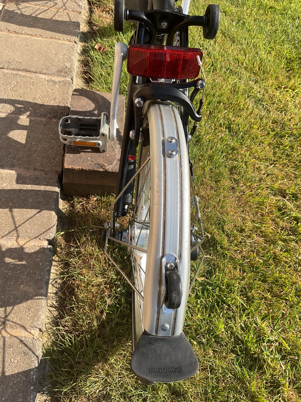 2021 Brompton M6L (C Line) Immaculate Condition. 6 Speed. Front carrier Bag