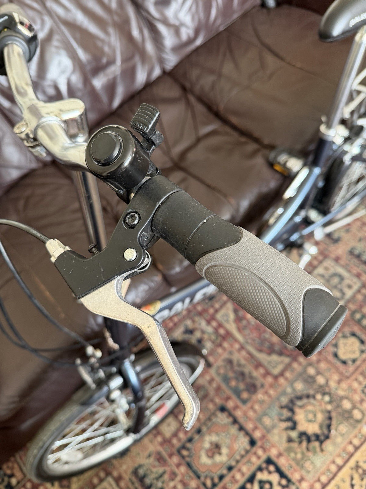 Raleigh Evo 7 Folding Bike 20” Shimano 7 Speed With Rack & Bag