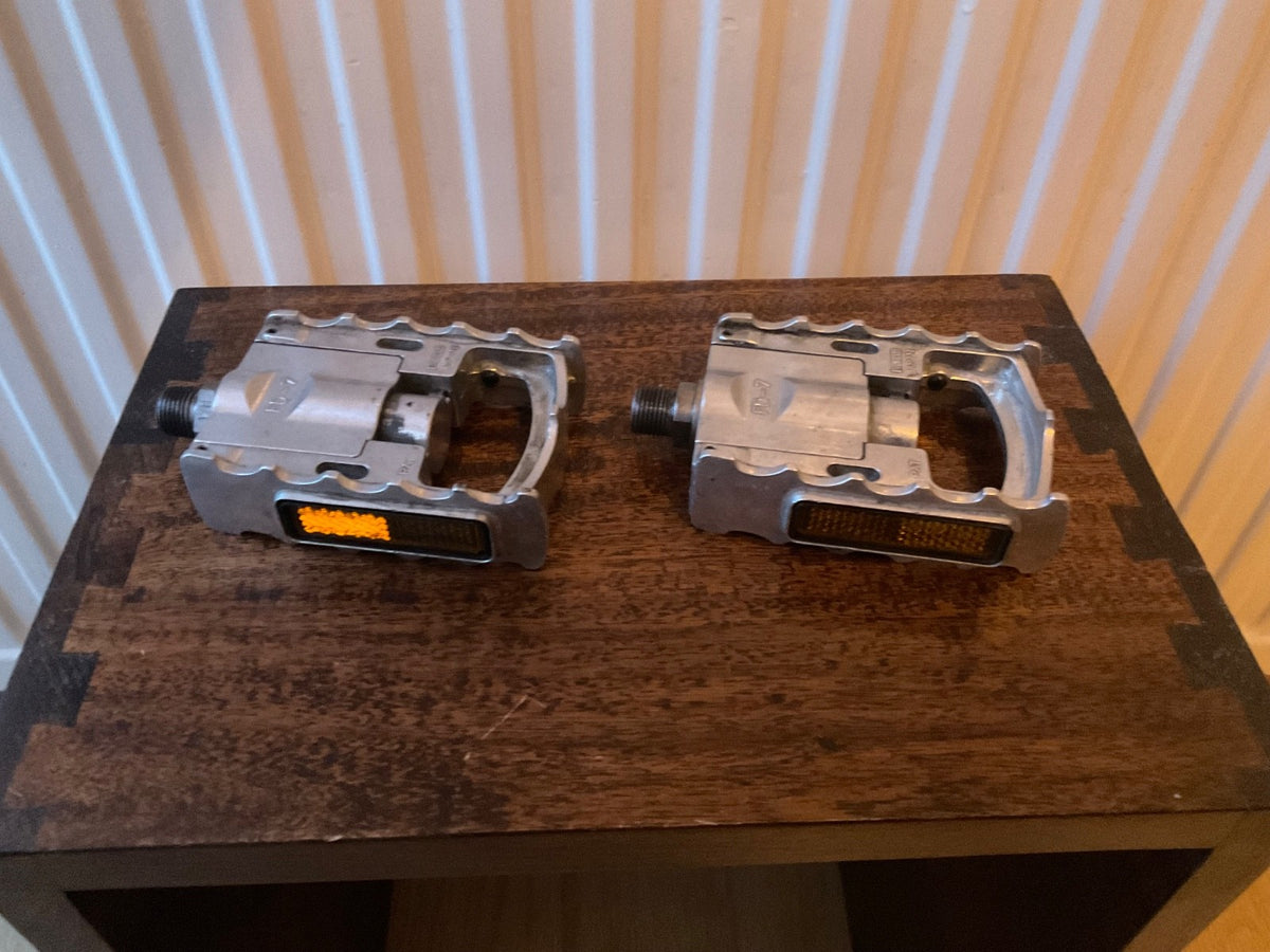 MKS FD-7 Folding Pedal Set in Silver 9/16 inch - Good Condition