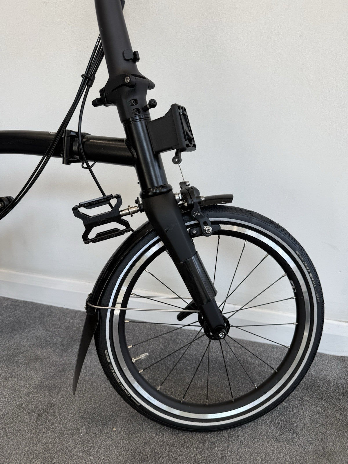 Brompton Folding Bike 12 Speed P Line Low Bar Excellent Condition Black P Line