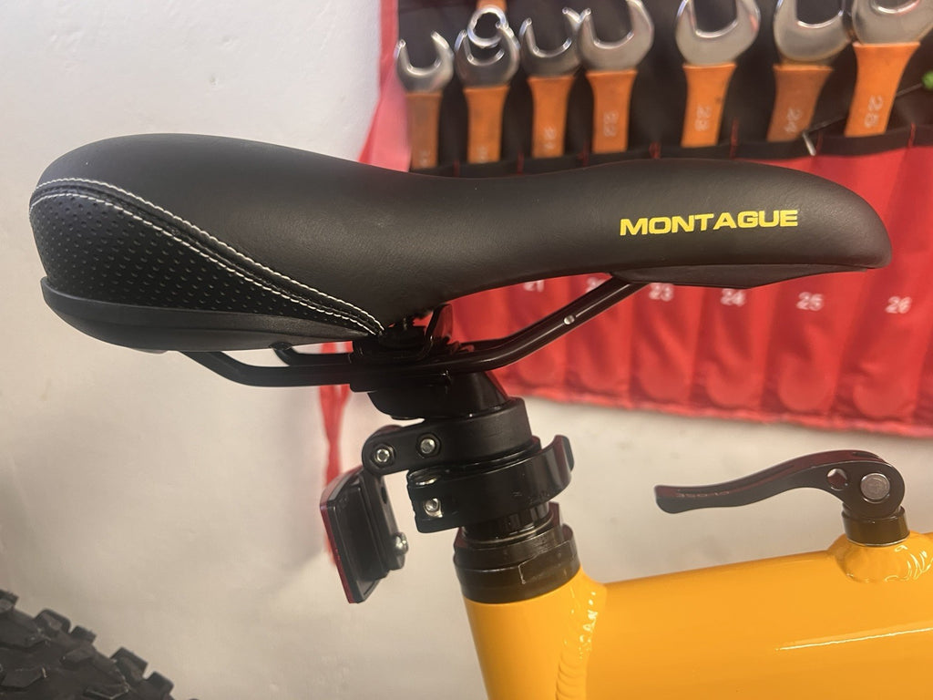 Montague Hummer Folding Bike. Original paperwork. Never ridden.