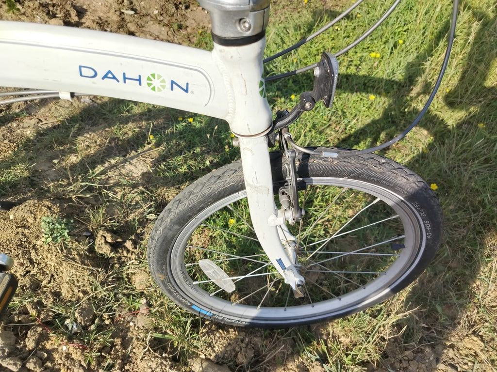 Dahon Mu P8 Folding Bike Cycle White Aluminium Frame 8 Speed 20" Wheel Serviced