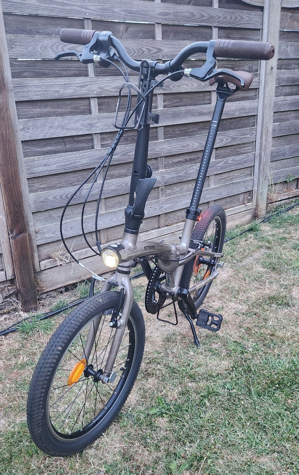 Btwin Tilt 900 Folding Bike 9 Speed Lightweight.