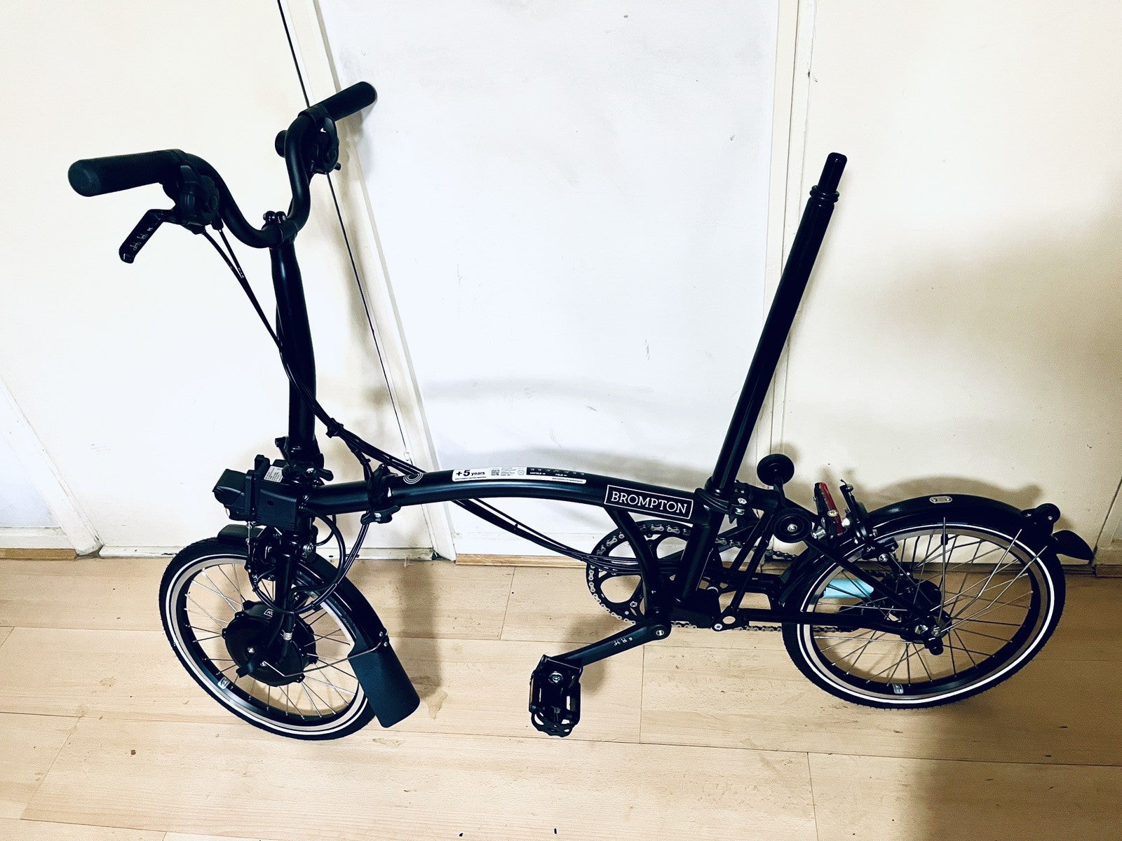 Brompton Electrc C Line Explore 6 Speed Folding Bike, Black Edition, Mid NEW