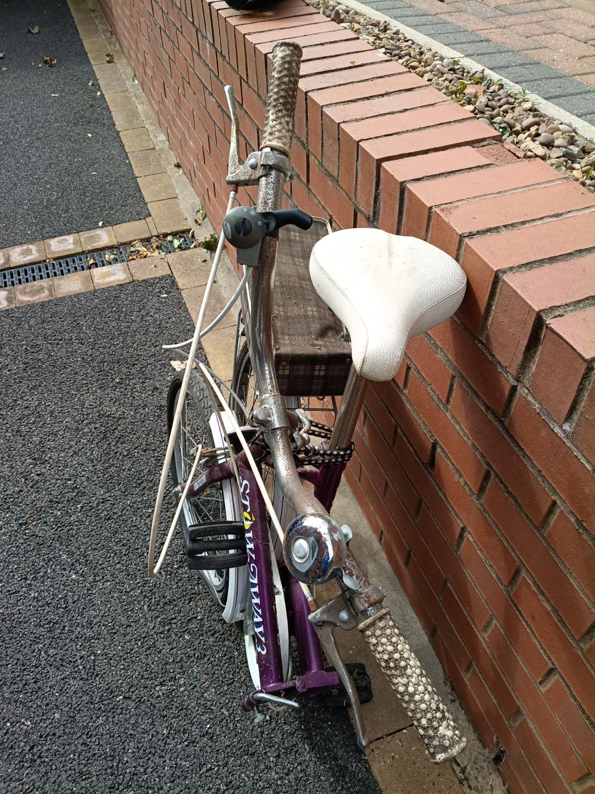 Universal Stowaway 3 Folding Bike Purple & White 3 Speed  Gears Needs Some TLC