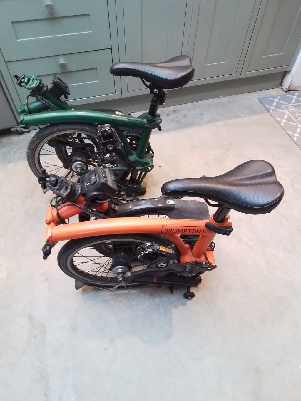 Brompton M6R Folding Bike 6-Speed - Green, w/ Mudguards and Rack - GC