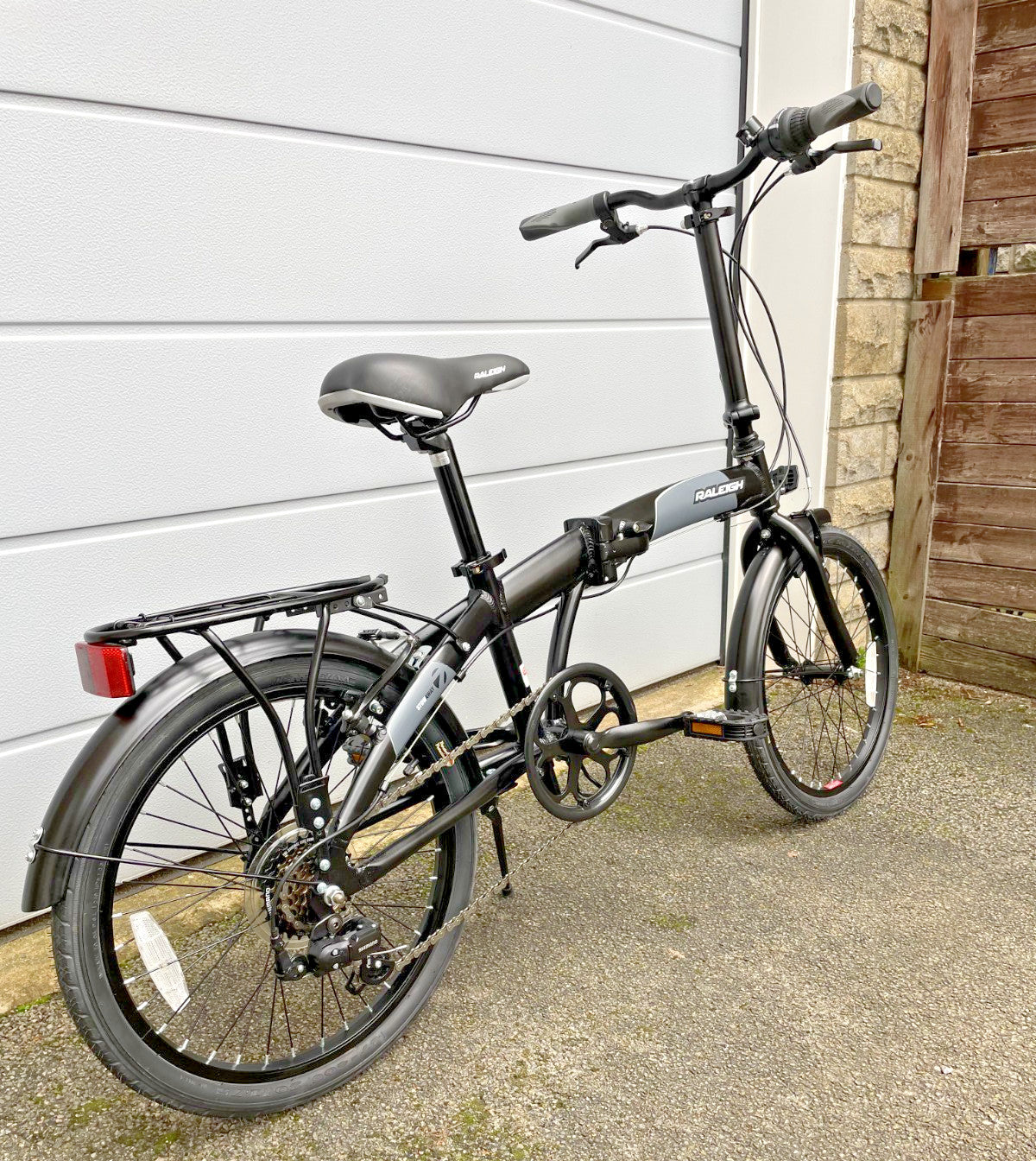 Raleigh  foldaway 7 Folding Bike,  20" Wheels, 7 Speed with Revo Grip