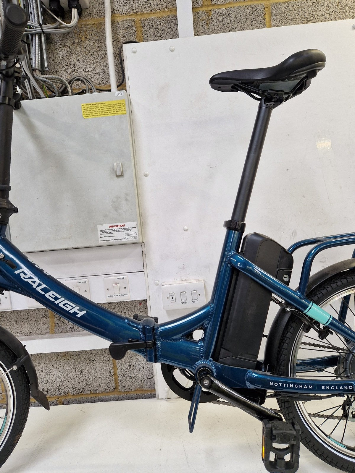 Raleigh 2019 Evo Alloy Folding Compact Bike 20" Wheel - Blue Green (Used/Marks)