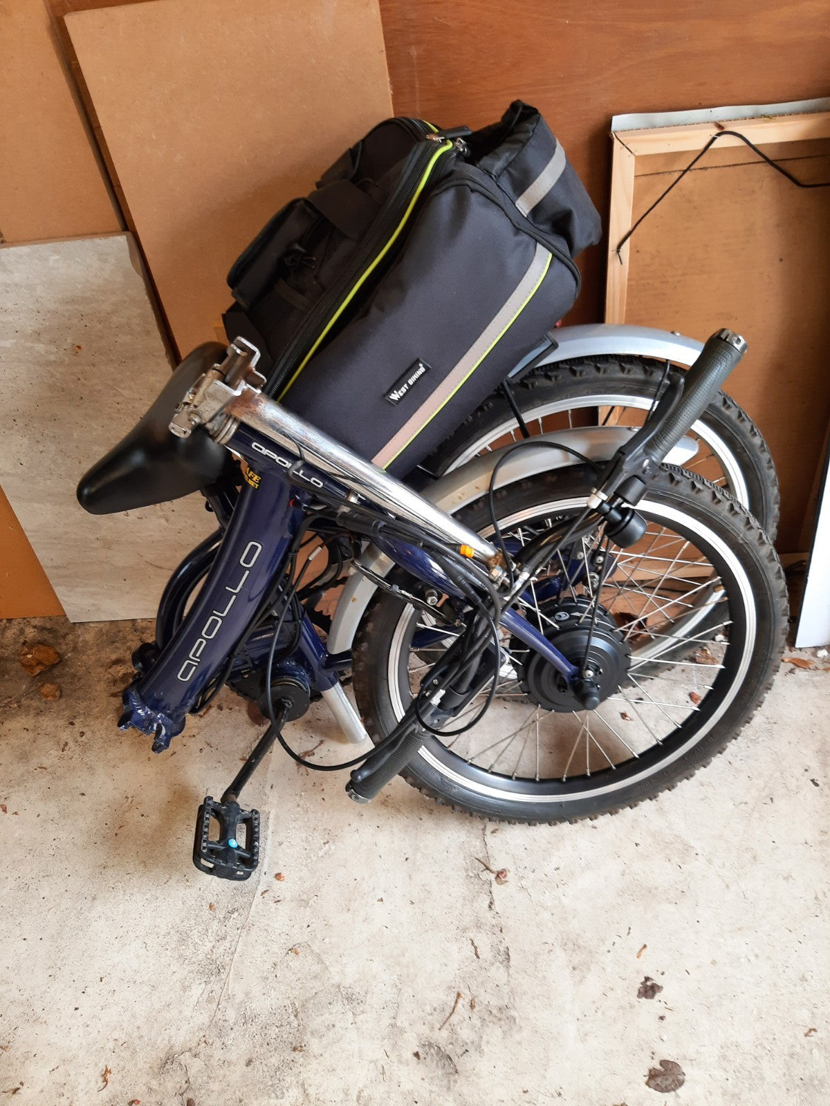 APOLLO  FOLDING  BIKE,    FULL RECENT SERVICE