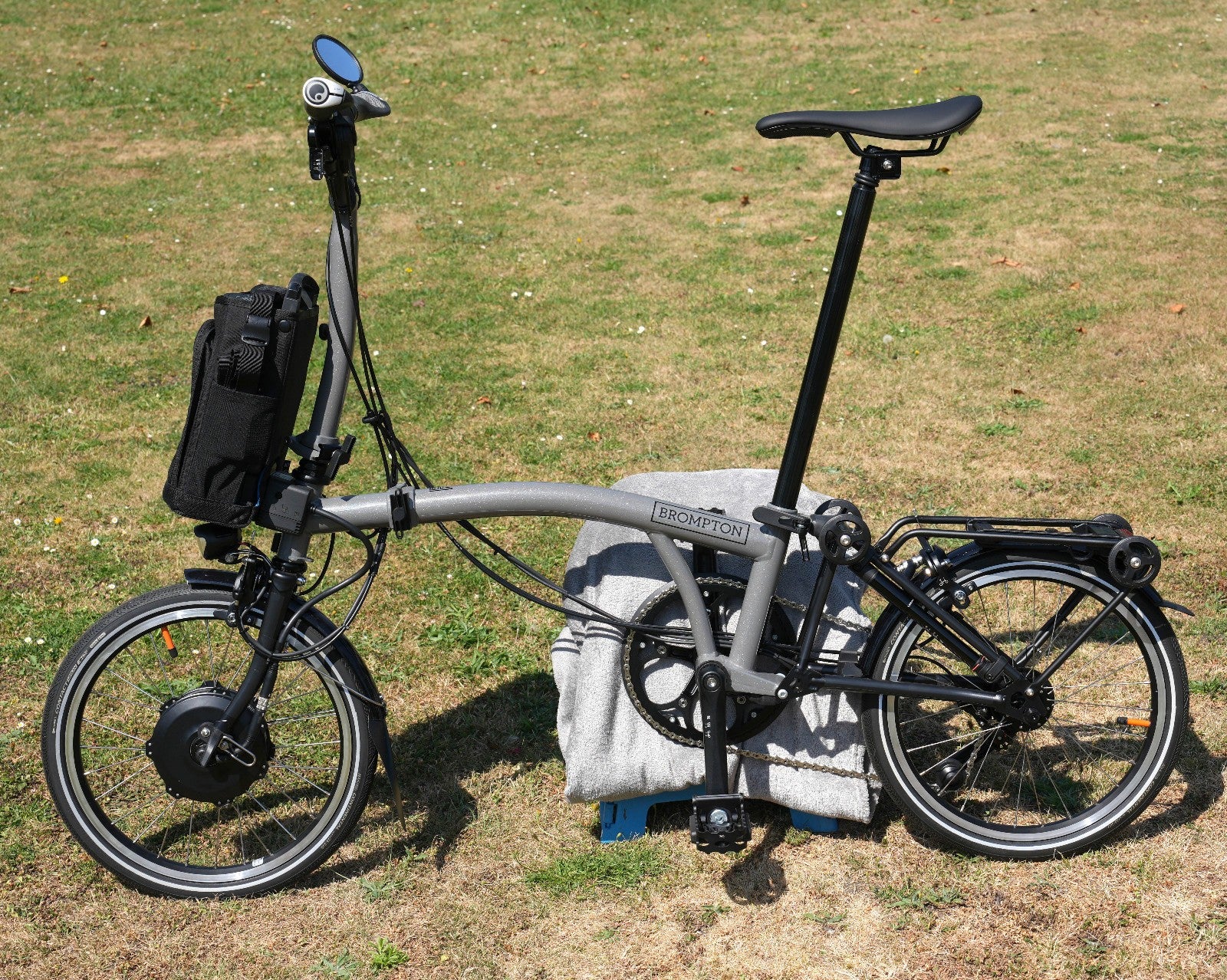BROMPTON ELECTRIC P LINE 4 SPEED FOLDING BIKE IN GREY SPARKLE