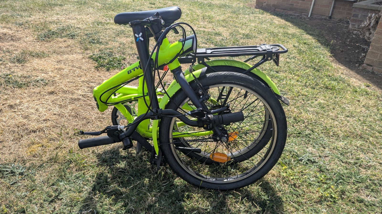 B-Twin Tilt 500 Folding Bike Lime Green